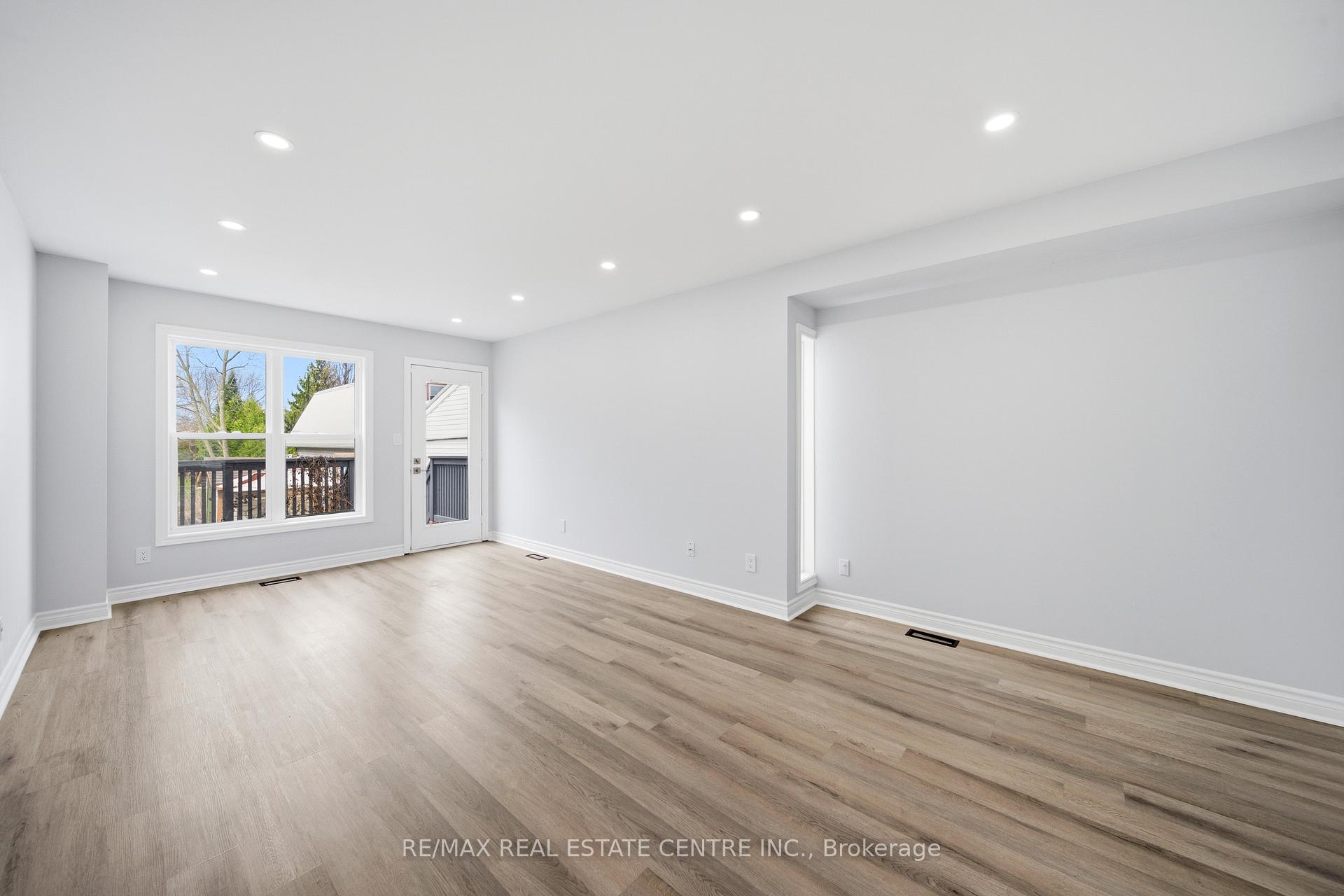 Photo 18 of 233B Vine Street, St. Catharines, Fairview — HOMEH