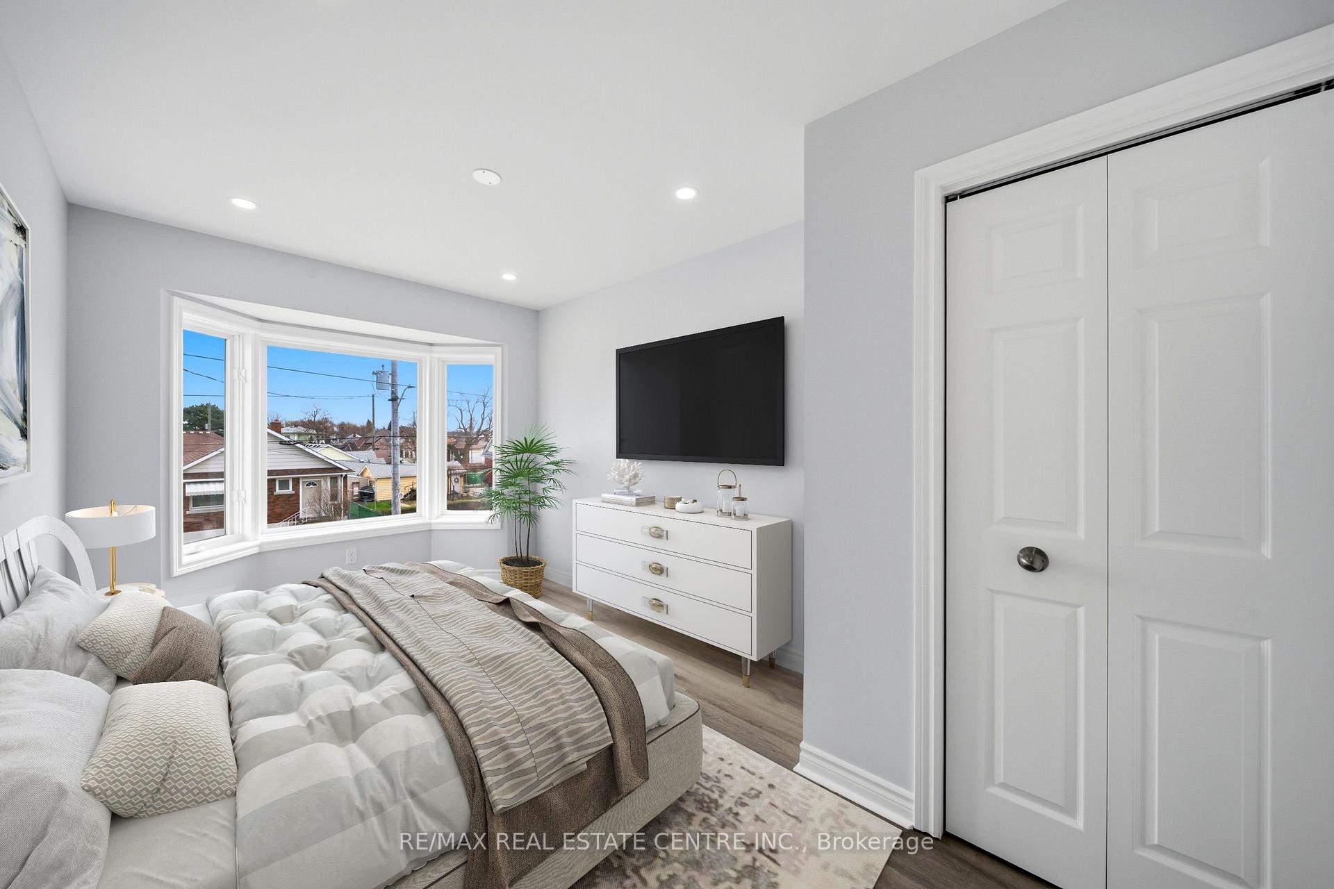 Photo 20 of 233B Vine Street, St. Catharines, Fairview — HOMEH