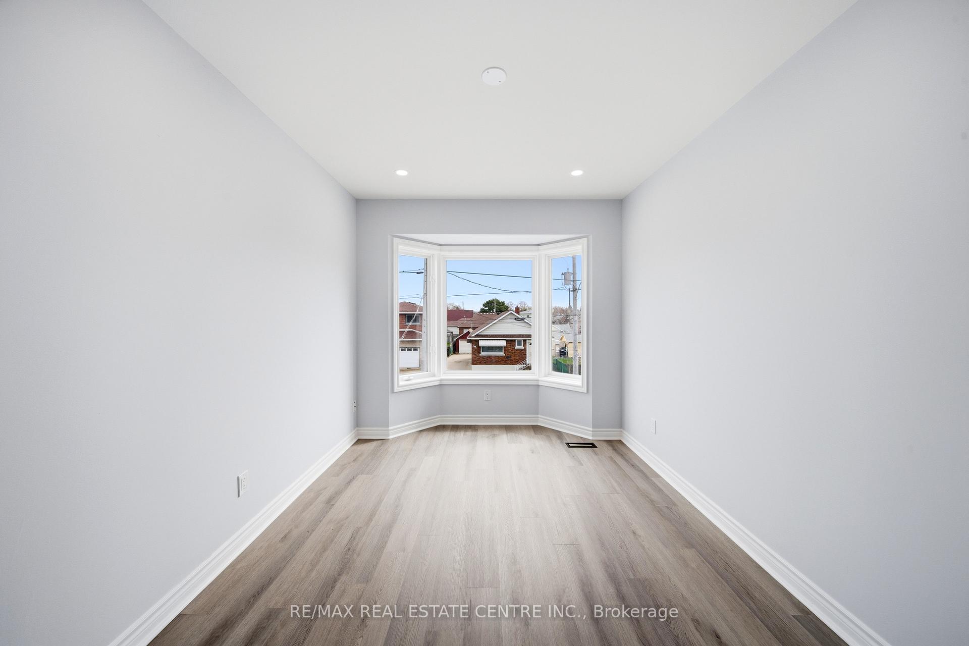 Photo 21 of 233B Vine Street, St. Catharines, Fairview — HOMEH