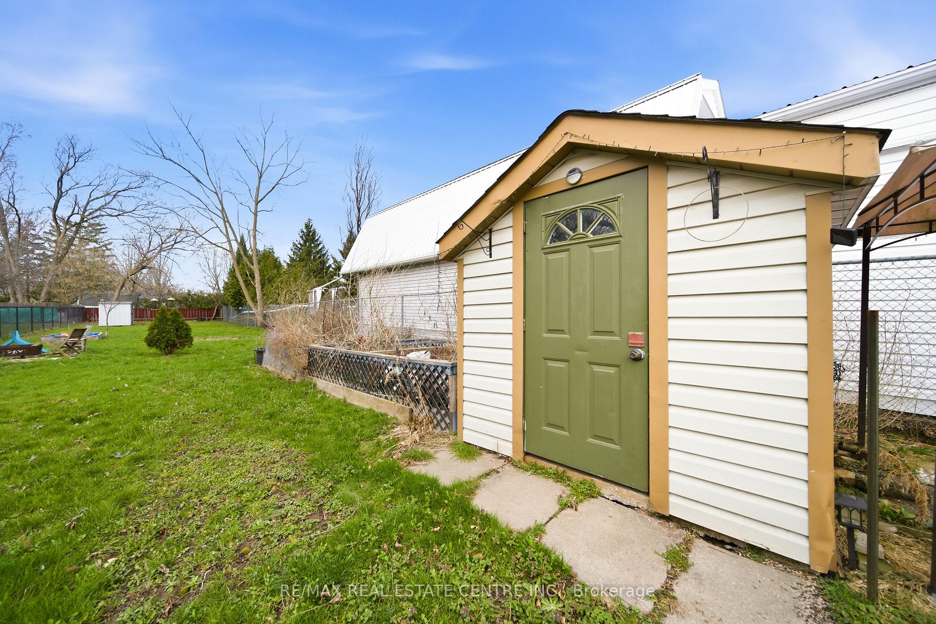 Photo 45 of 233B Vine Street, St. Catharines, Fairview — HOMEH