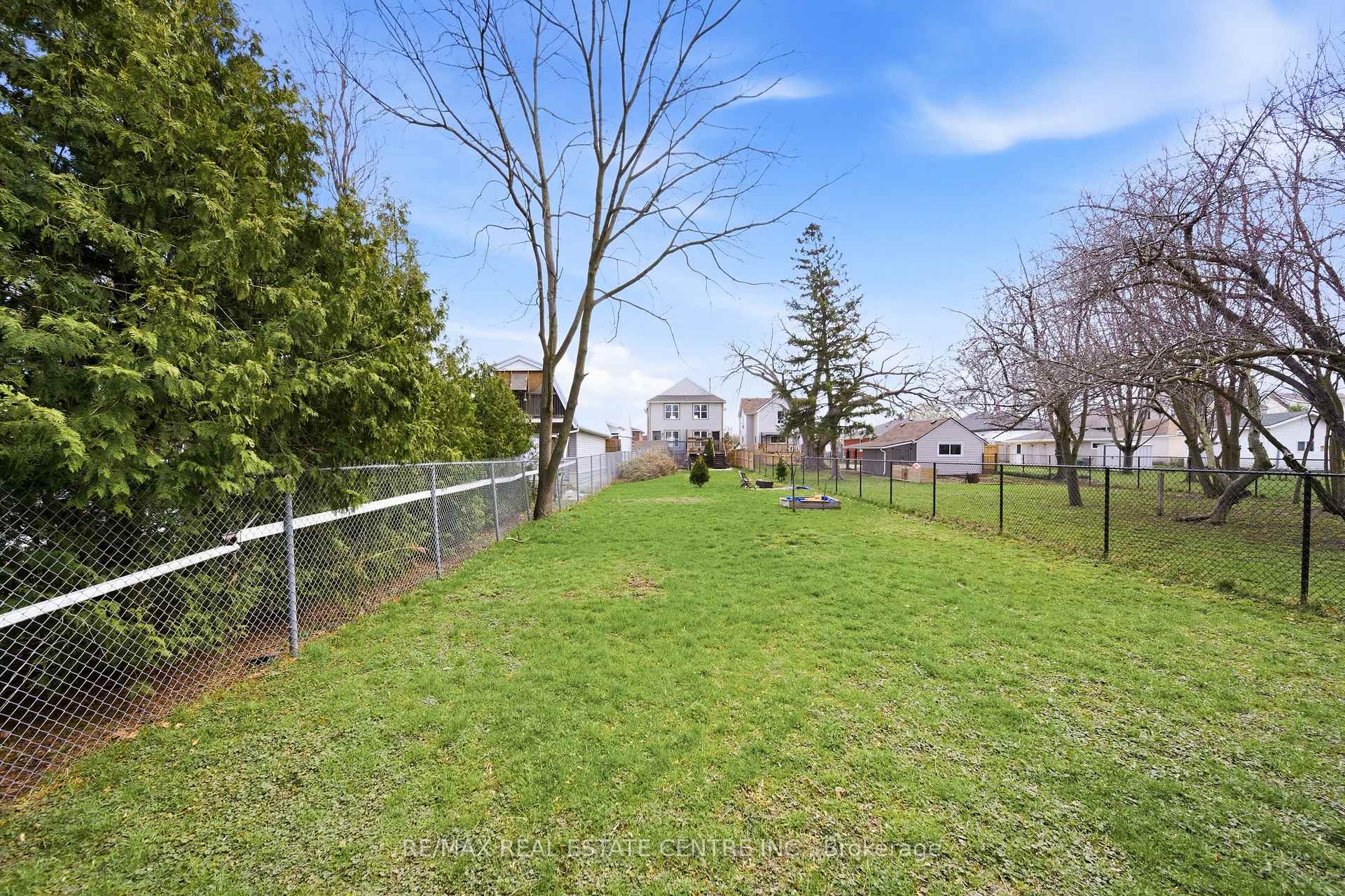 Photo 47 of 233B Vine Street, St. Catharines, Fairview — HOMEH