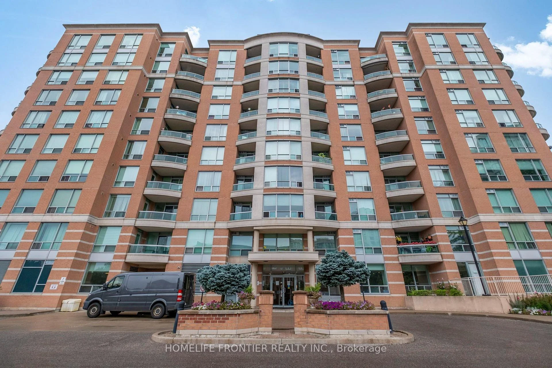 Photo 2 of Unit 610, 745 New Westminster Drive, Vaughan, Brownridge — HOMEH