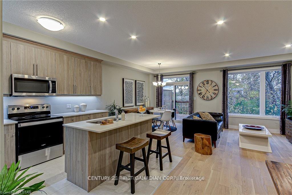 Photo 6 of Unit 88- Upper Levels, 177 Edgevalley Road, London, East D — HOMEH
