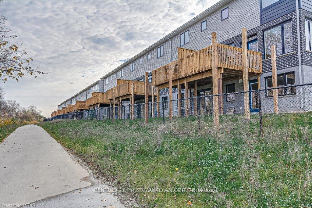 Photo 29 of Unit 88- Upper Levels, 177 Edgevalley Road, London, East D — HOMEH