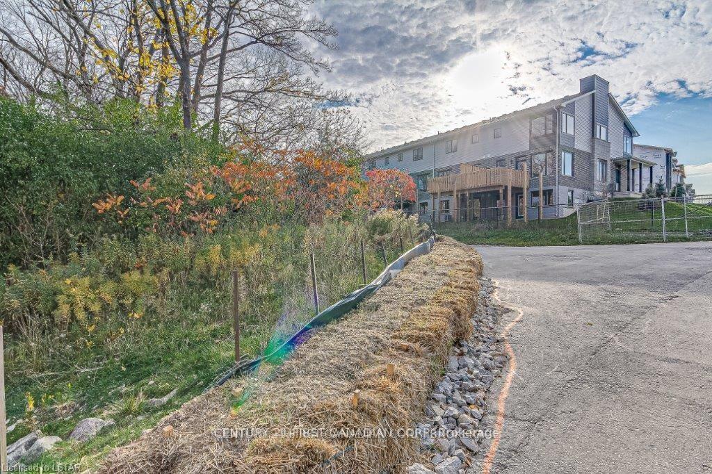 Photo 30 of Unit 88- Upper Levels, 177 Edgevalley Road, London, East D — HOMEH