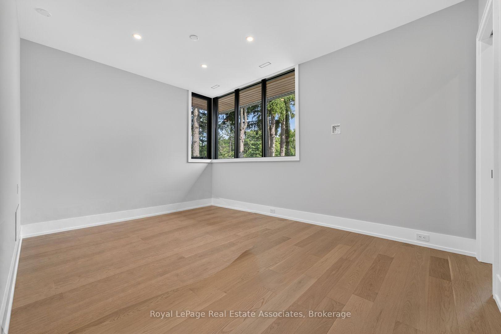 Photo 32 of 1270 Birchview Drive, Mississauga, Lorne Park — HOMEH