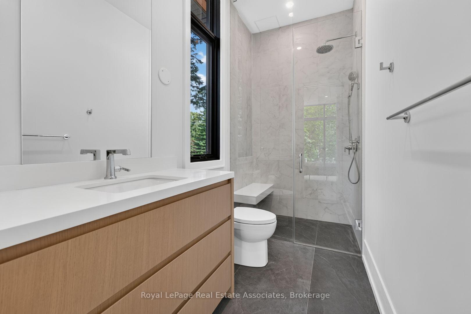 Photo 37 of 1270 Birchview Drive, Mississauga, Lorne Park — HOMEH