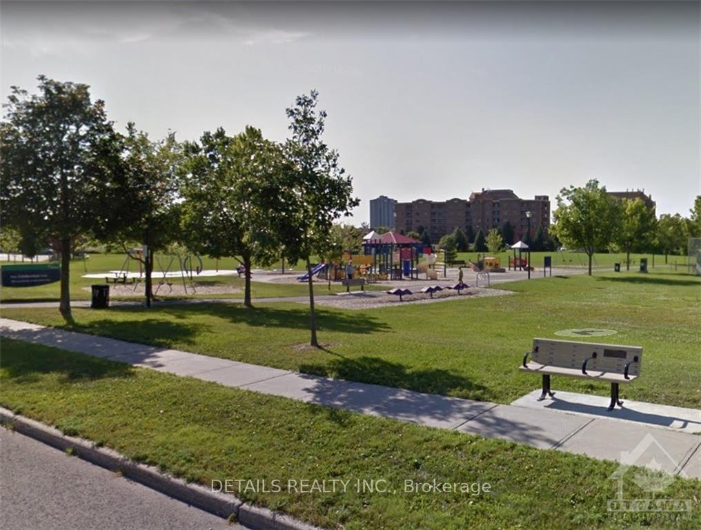 Photo 4 of 12 Manhattan Crescent, Ottawa, Central Park — HOMEH