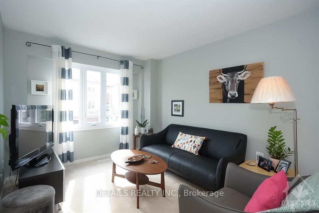 Photo 7 of 12 Manhattan Crescent, Ottawa, Central Park — HOMEH