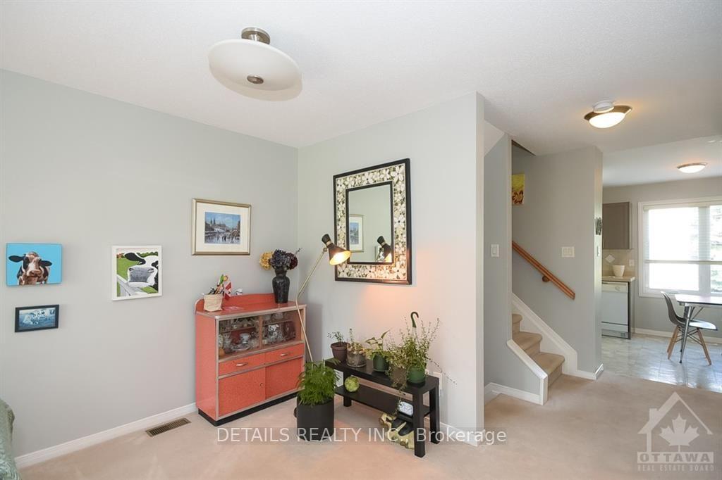 Photo 10 of 12 Manhattan Crescent, Ottawa, Central Park — HOMEH