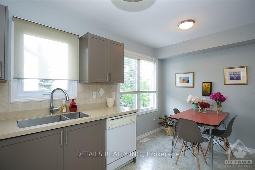 Photo 16 of 12 Manhattan Crescent, Ottawa, Central Park — HOMEH