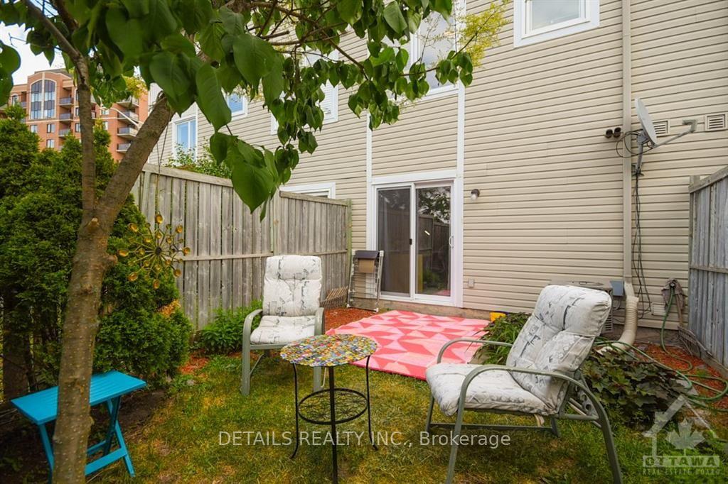 Photo 28 of 12 Manhattan Crescent, Ottawa, Central Park — HOMEH