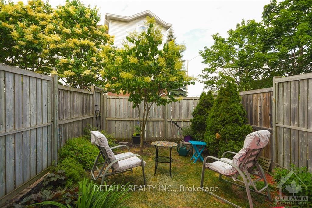 Photo 29 of 12 Manhattan Crescent, Ottawa, Central Park — HOMEH