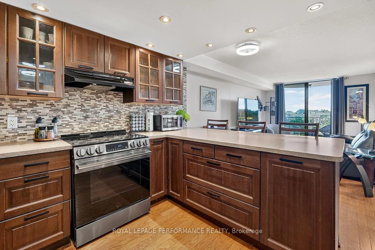 Photo 12 of Unit 403, 1440 Heron Road, Ottawa, Heron Gate — HOMEH
