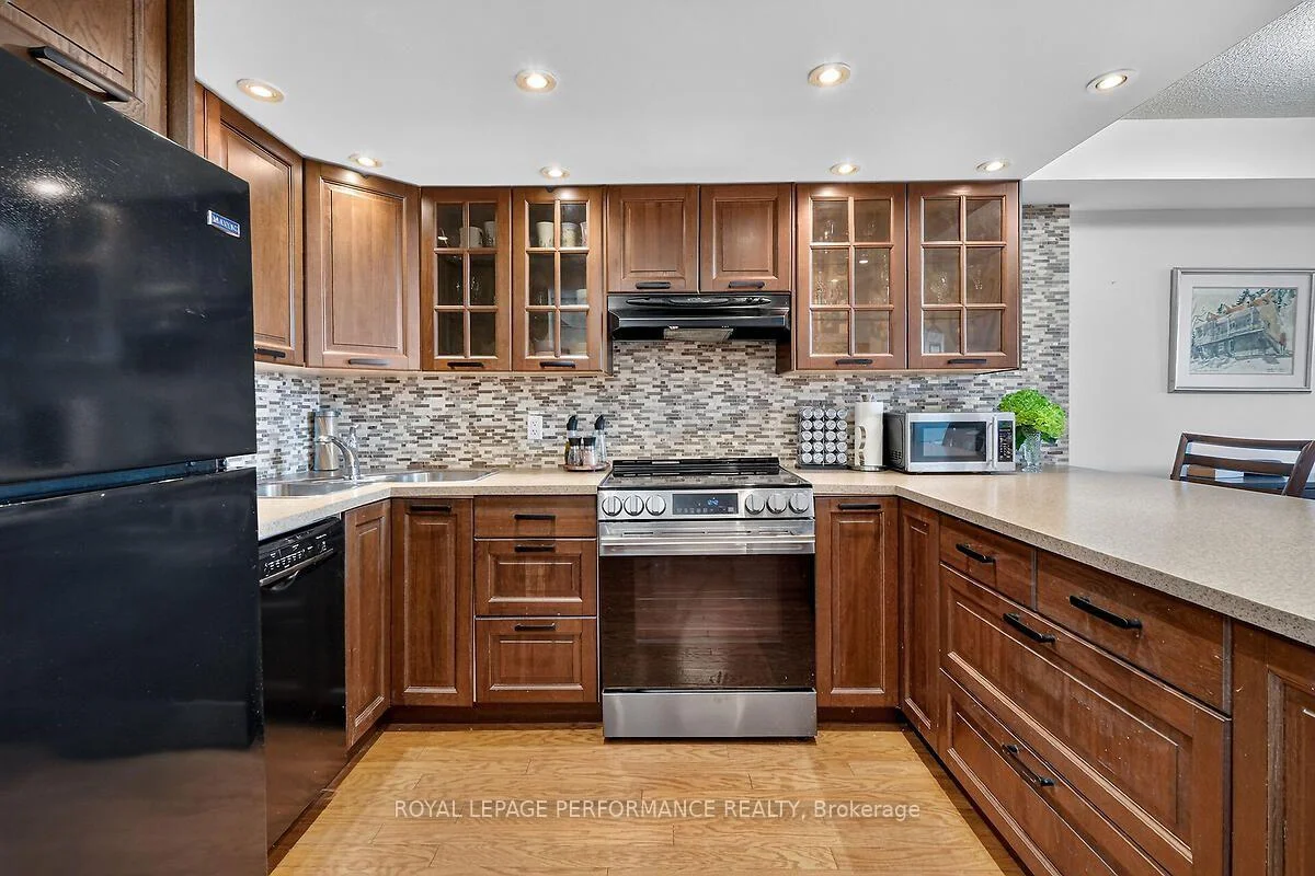 Photo 14 of Unit 403, 1440 Heron Road, Ottawa, Heron Gate — HOMEH