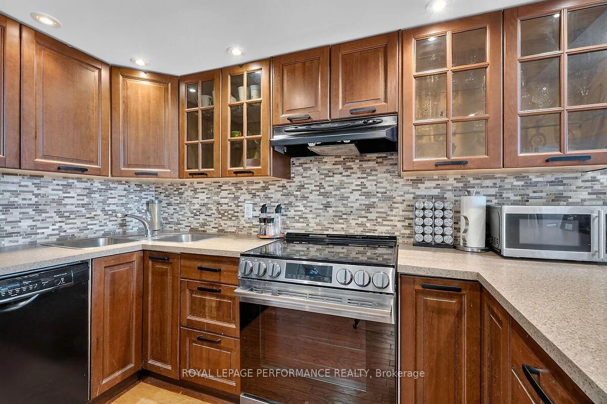 Photo 15 of Unit 403, 1440 Heron Road, Ottawa, Heron Gate — HOMEH