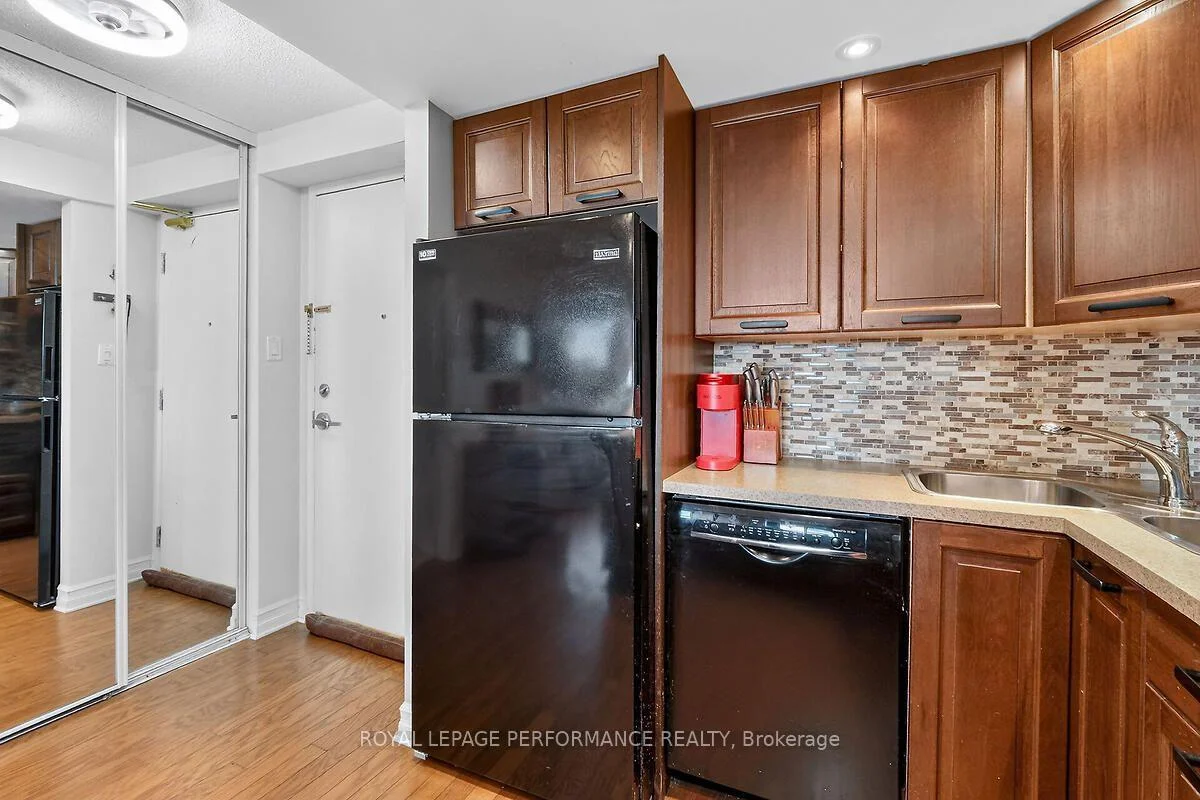 Photo 16 of Unit 403, 1440 Heron Road, Ottawa, Heron Gate — HOMEH