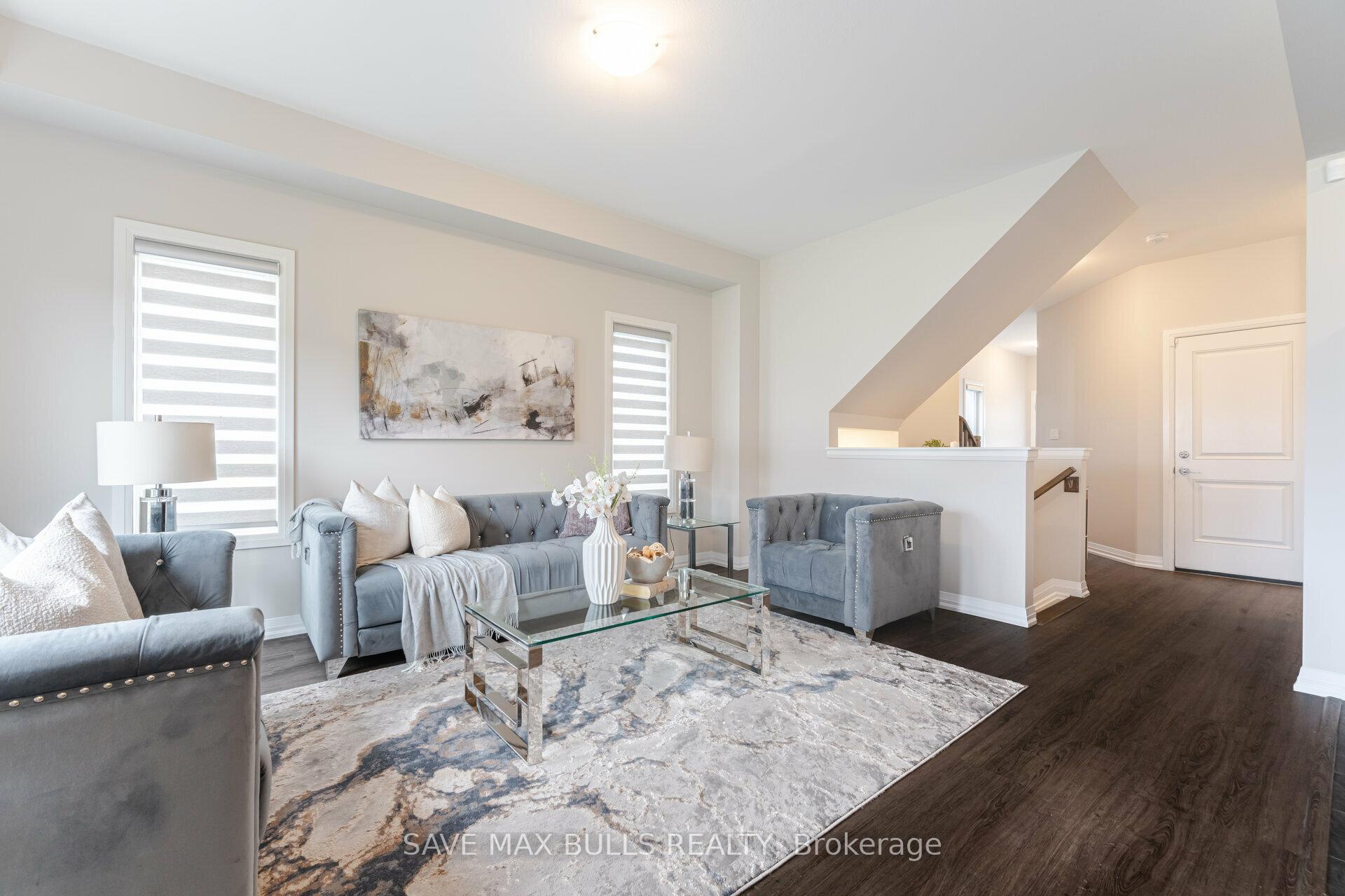Photo 8 of 7381 Matteo Drive, Niagara Falls, Brown — HOMEH