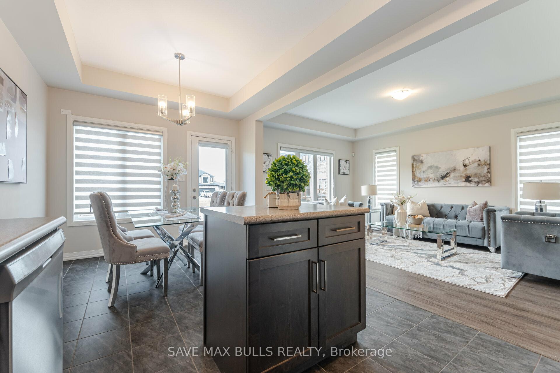 Photo 15 of 7381 Matteo Drive, Niagara Falls, Brown — HOMEH