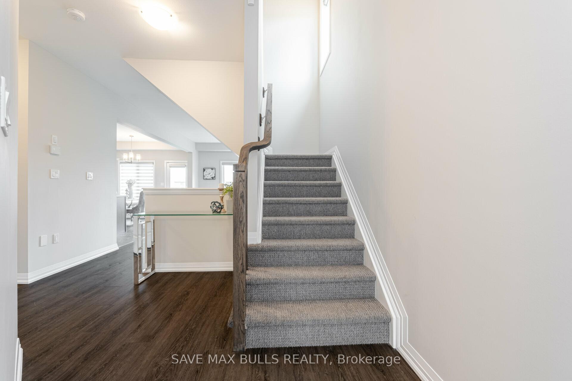 Photo 19 of 7381 Matteo Drive, Niagara Falls, Brown — HOMEH