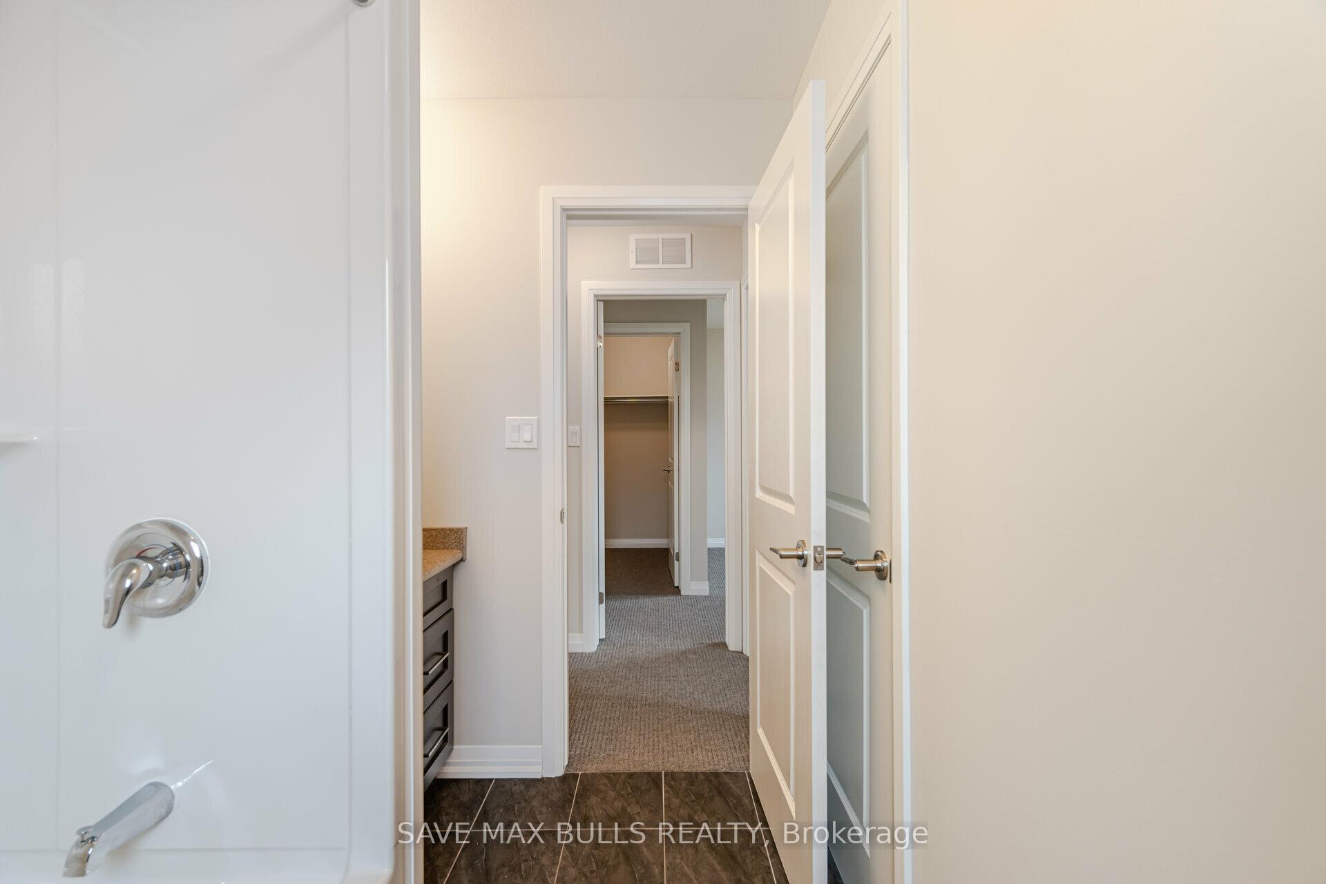 Photo 31 of 7381 Matteo Drive, Niagara Falls, Brown — HOMEH