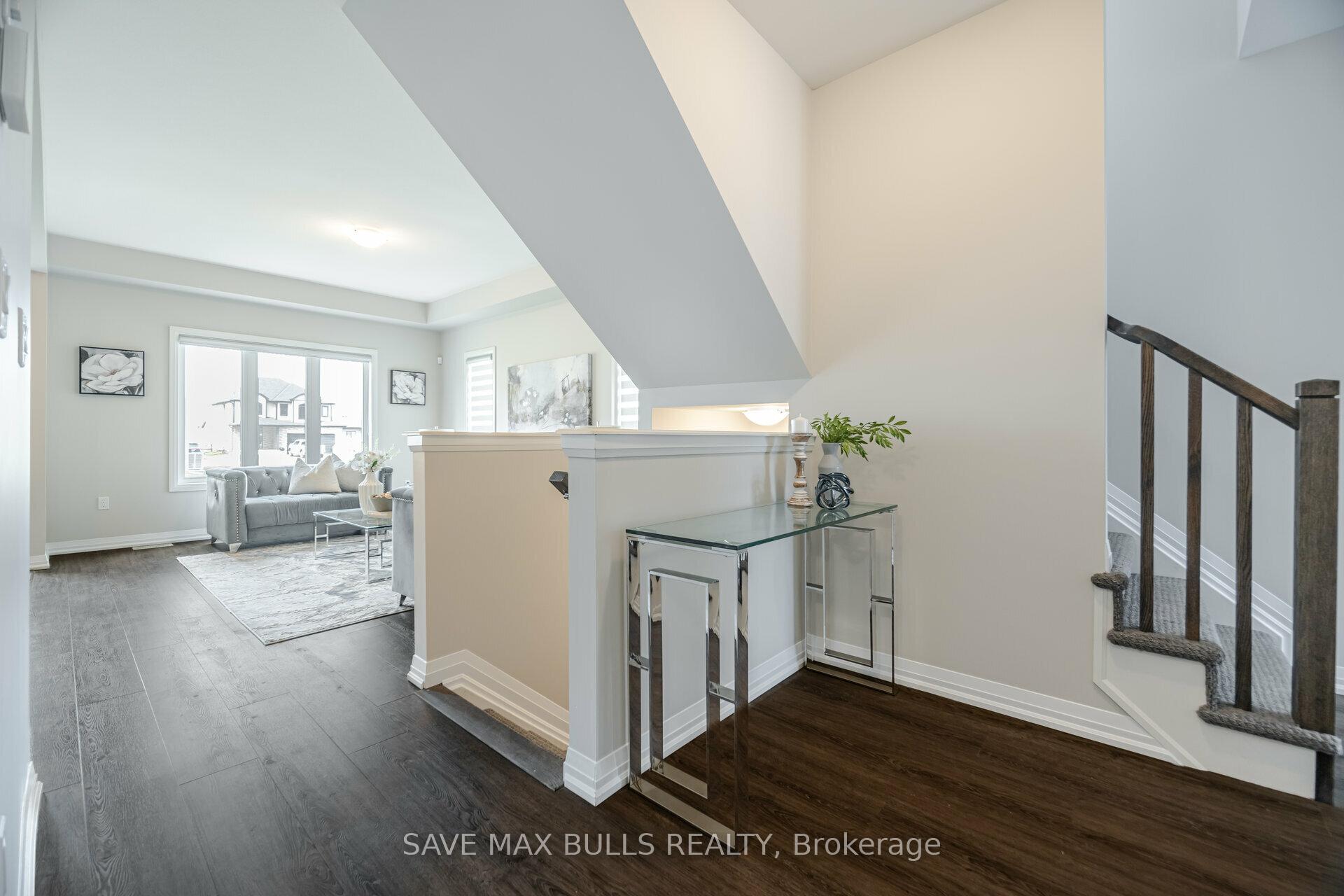 Photo 36 of 7381 Matteo Drive, Niagara Falls, Brown — HOMEH