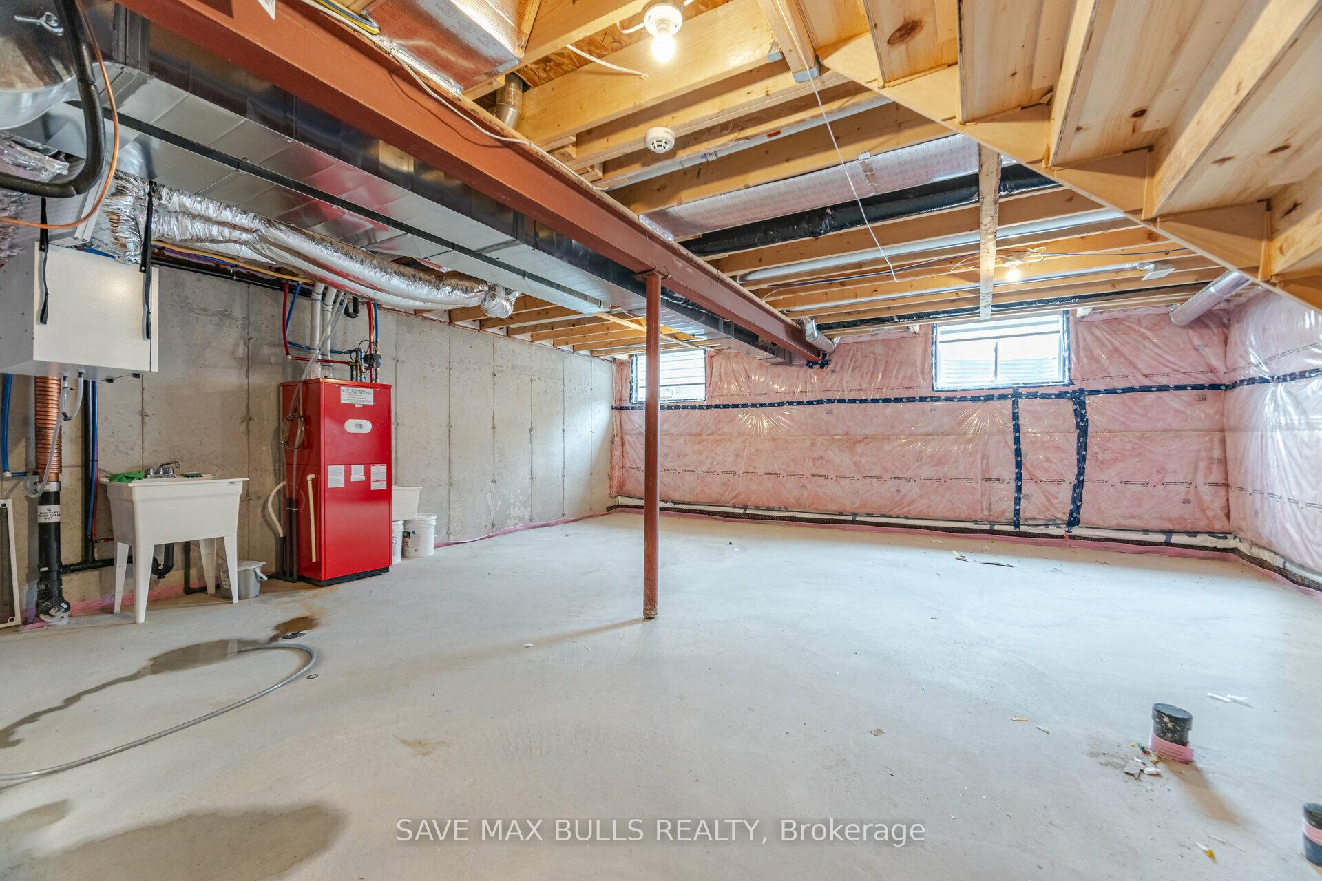 Photo 38 of 7381 Matteo Drive, Niagara Falls, Brown — HOMEH