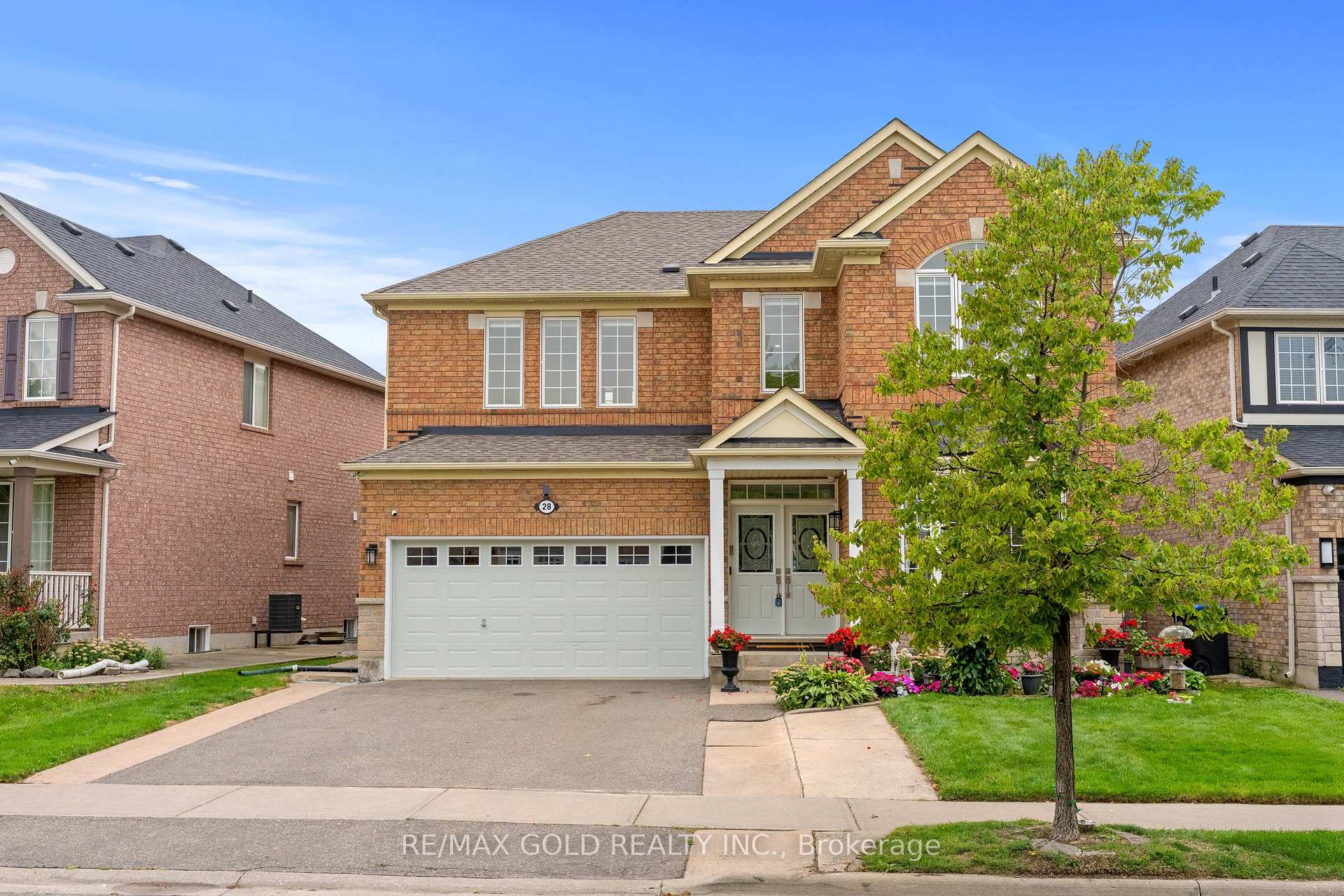Photo 3 of 28 Bottomwood Street, Brampton, Gore Industrial North — HOMEH