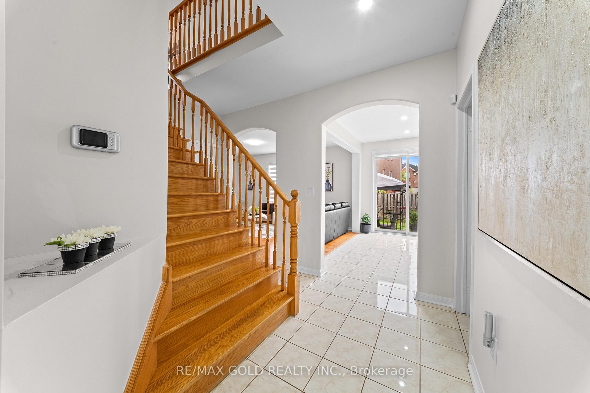 Photo 12 of 28 Bottomwood Street, Brampton, Gore Industrial North — HOMEH
