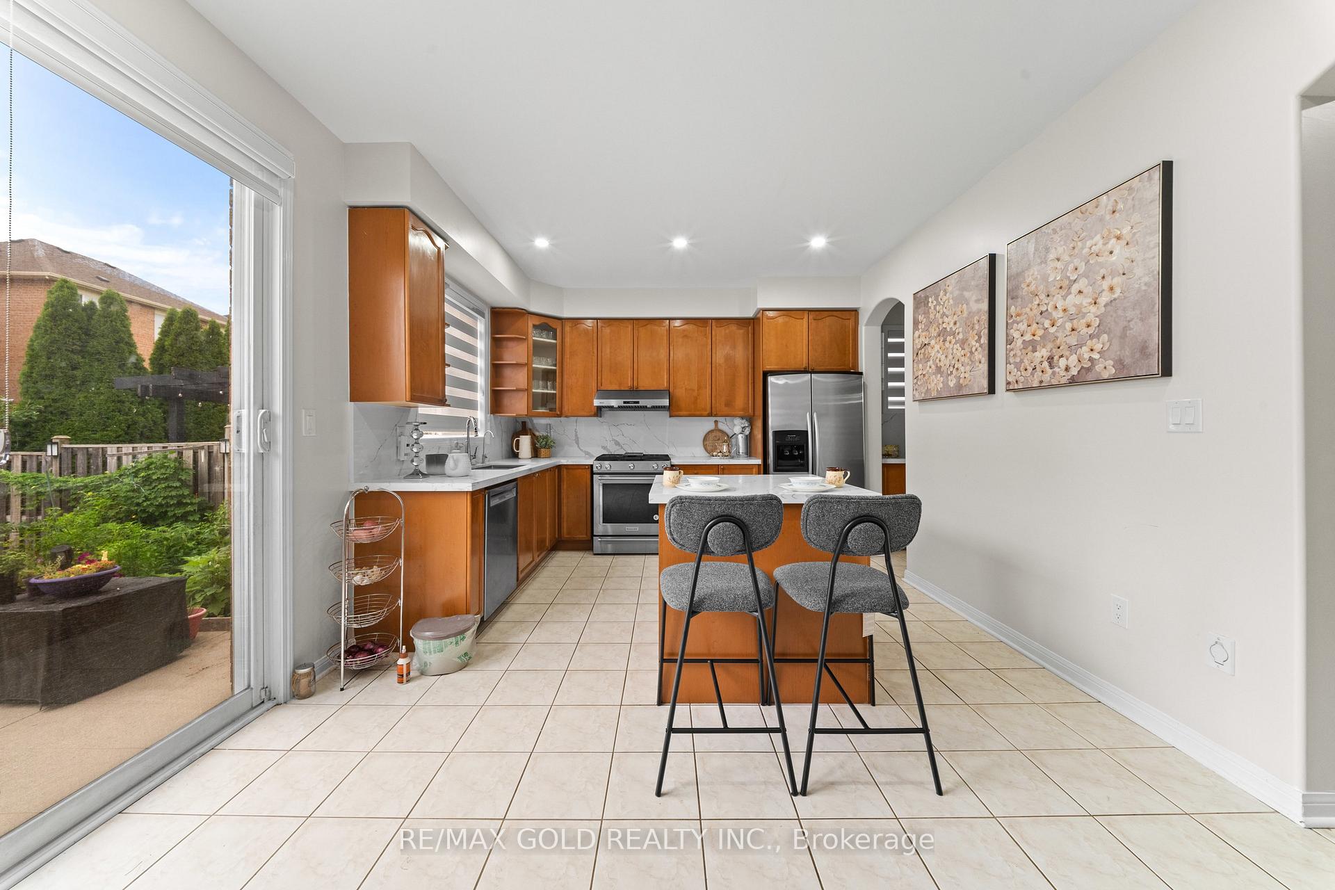 Photo 15 of 28 Bottomwood Street, Brampton, Gore Industrial North — HOMEH