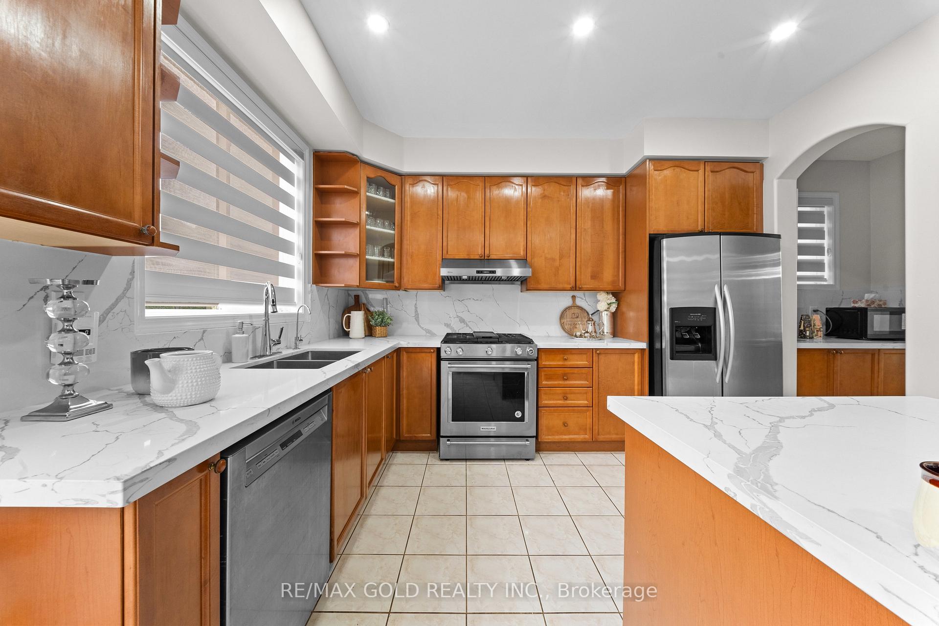 Photo 17 of 28 Bottomwood Street, Brampton, Gore Industrial North — HOMEH