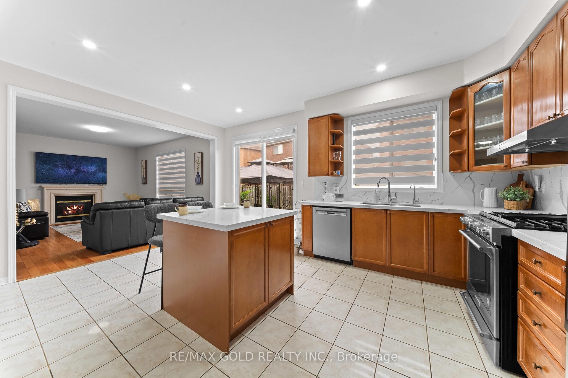 Photo 18 of 28 Bottomwood Street, Brampton, Gore Industrial North — HOMEH