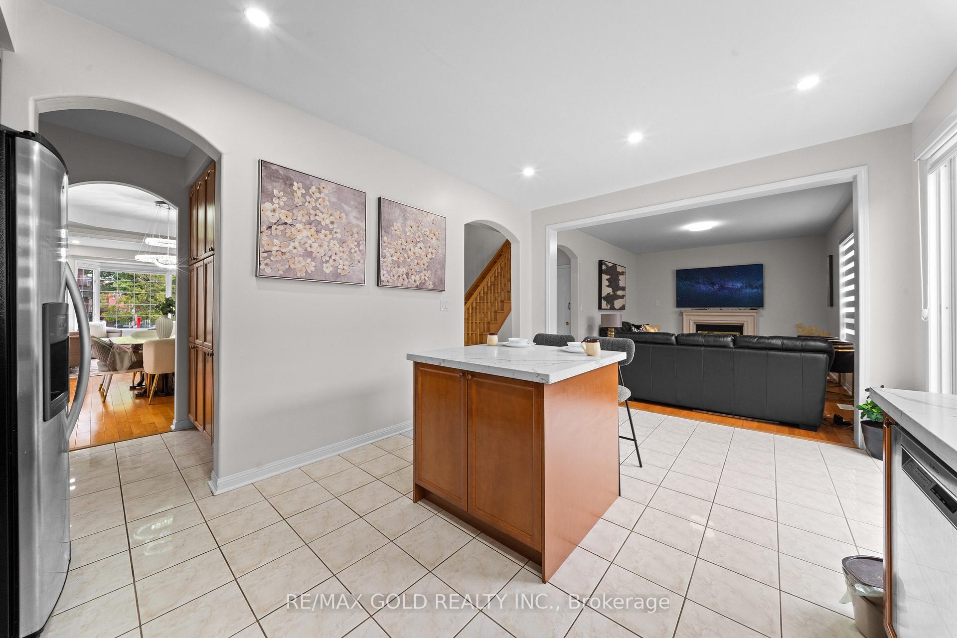 Photo 19 of 28 Bottomwood Street, Brampton, Gore Industrial North — HOMEH