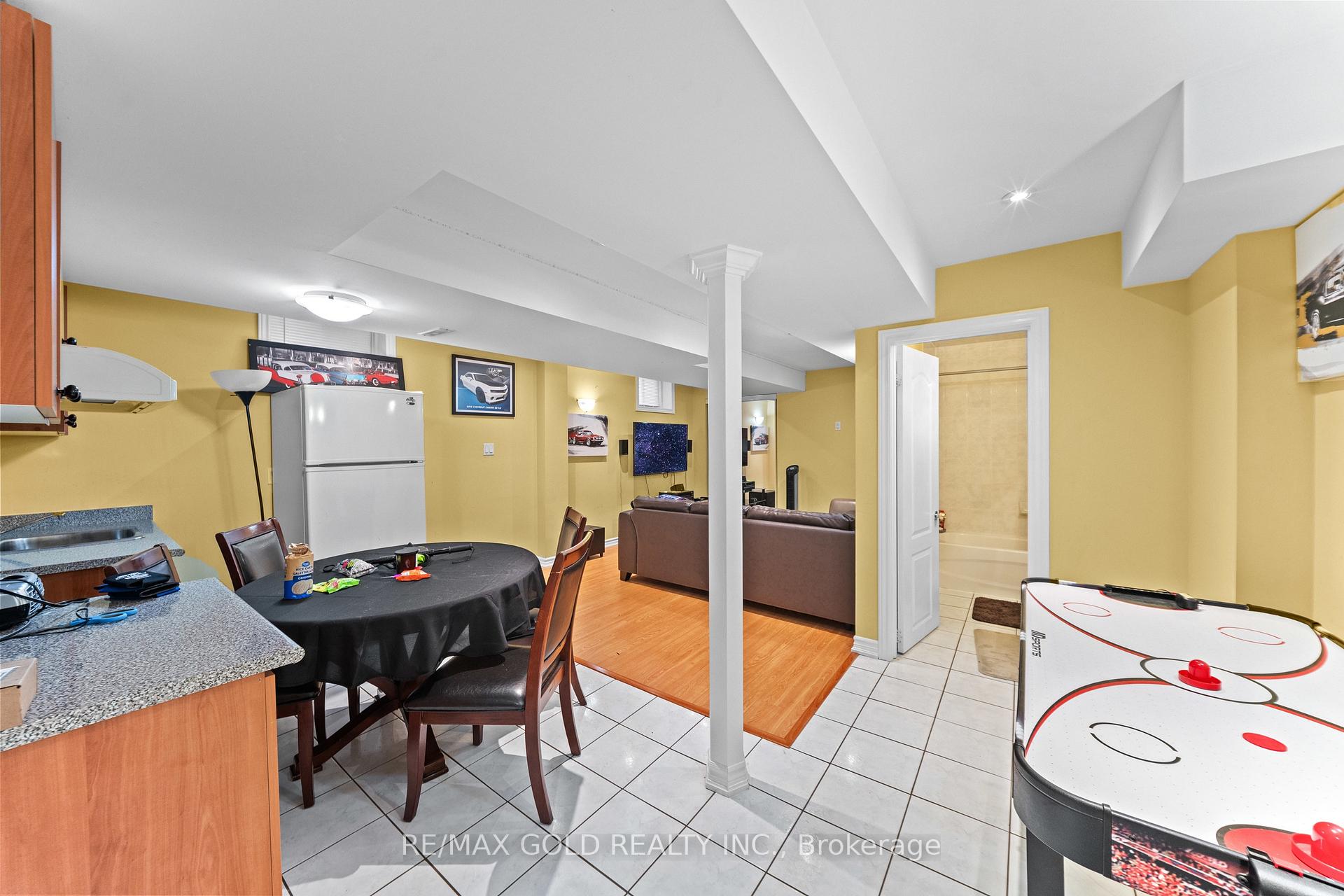 Photo 39 of 28 Bottomwood Street, Brampton, Gore Industrial North — HOMEH
