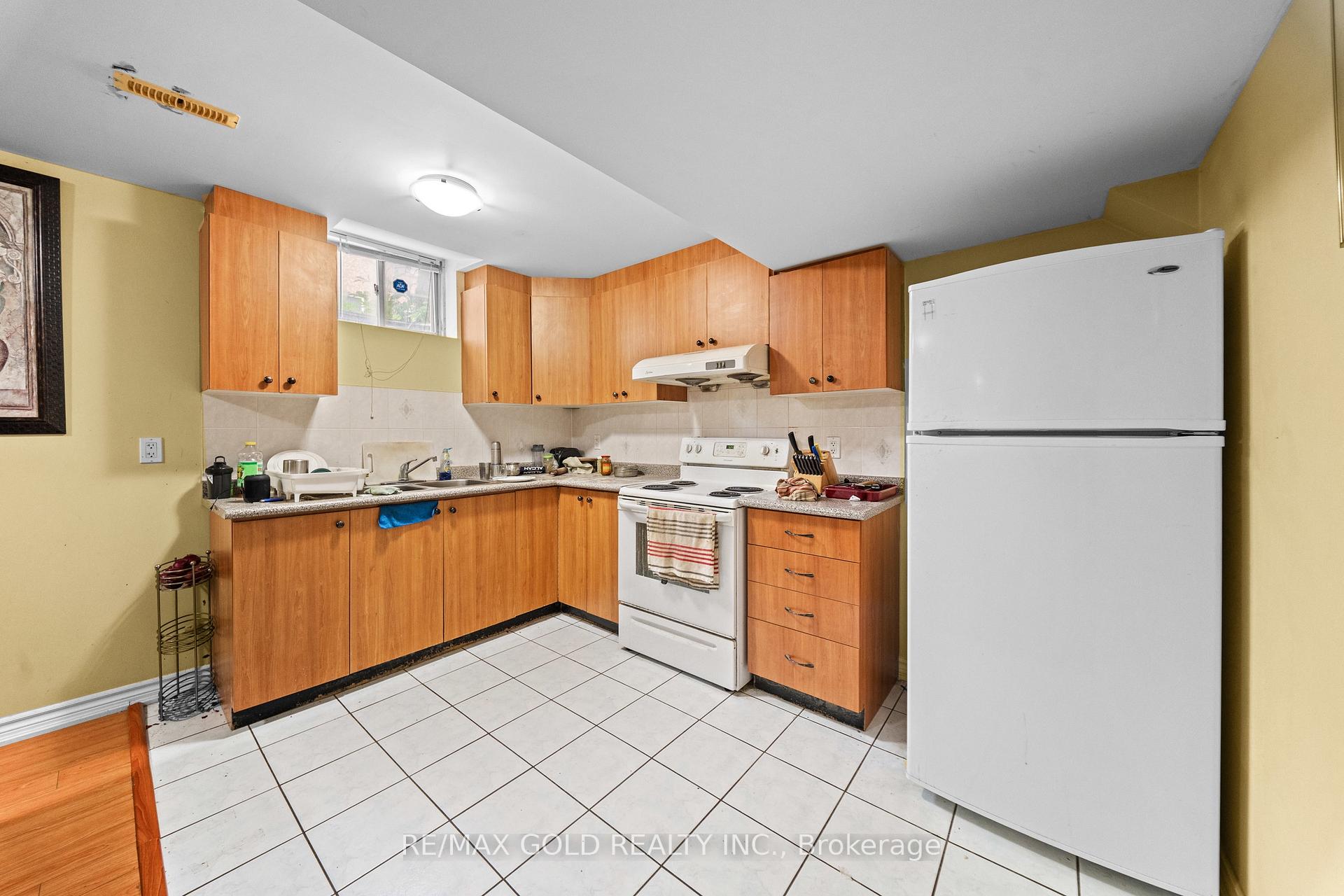 Photo 43 of 28 Bottomwood Street, Brampton, Gore Industrial North — HOMEH