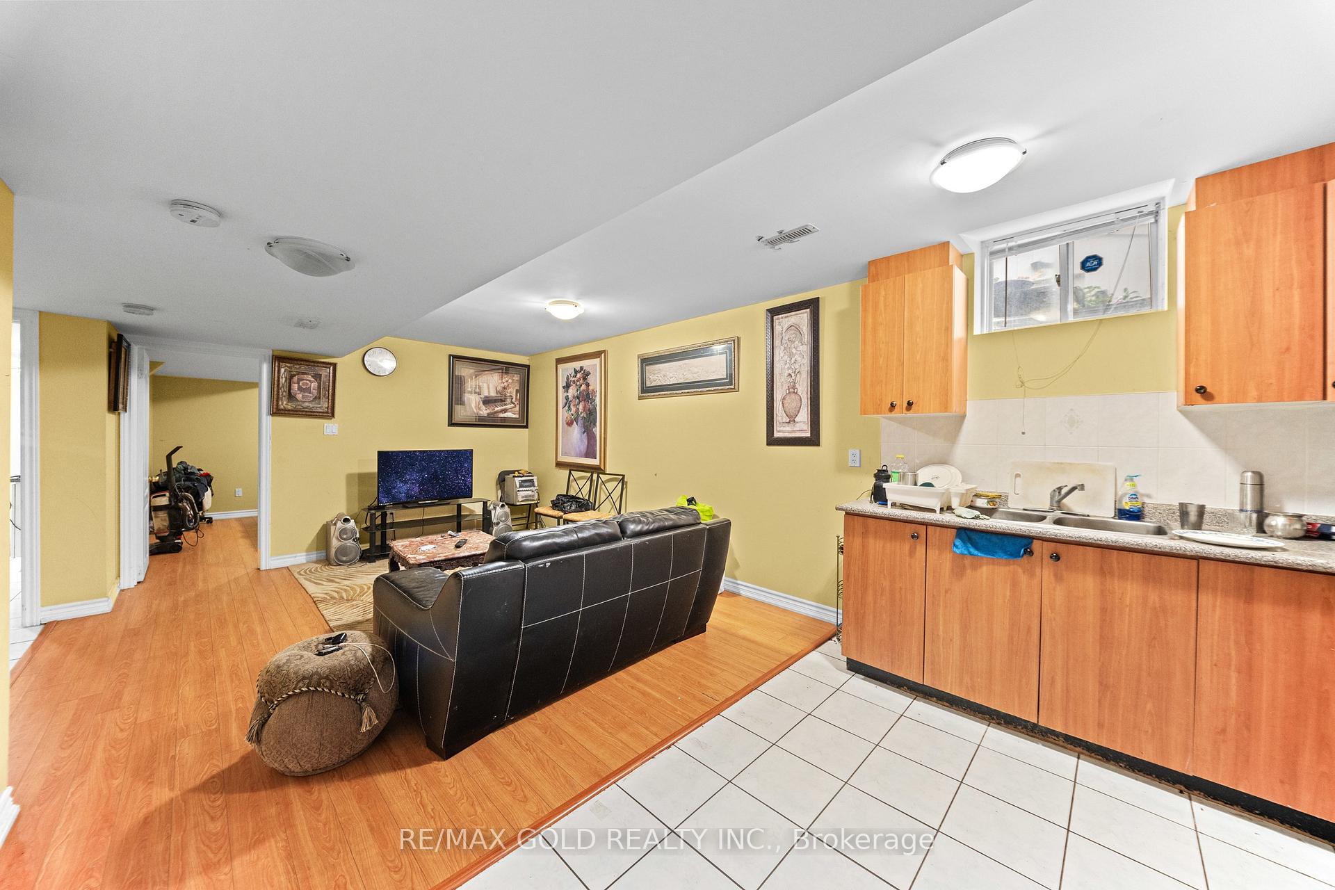 Photo 44 of 28 Bottomwood Street, Brampton, Gore Industrial North — HOMEH