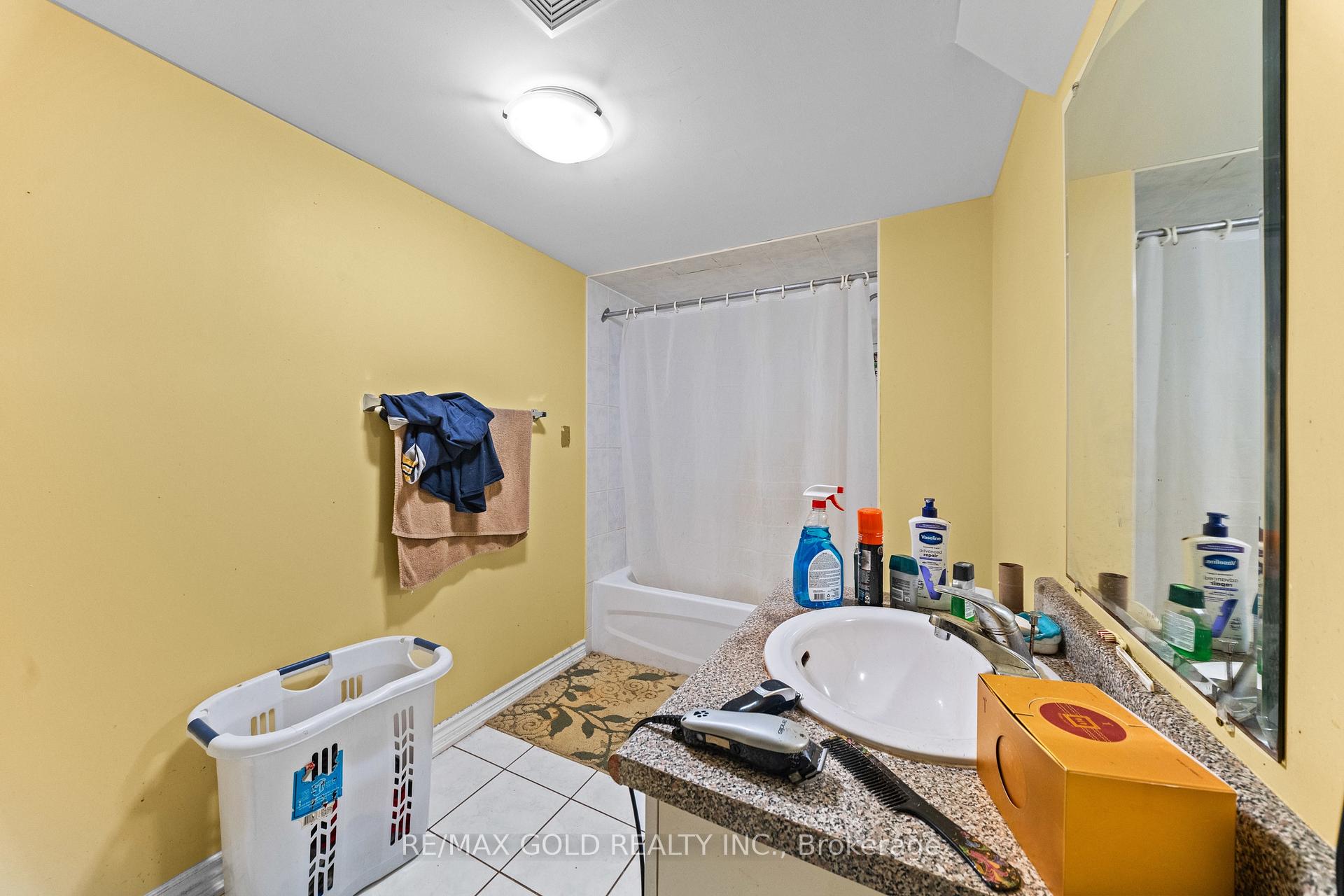 Photo 46 of 28 Bottomwood Street, Brampton, Gore Industrial North — HOMEH