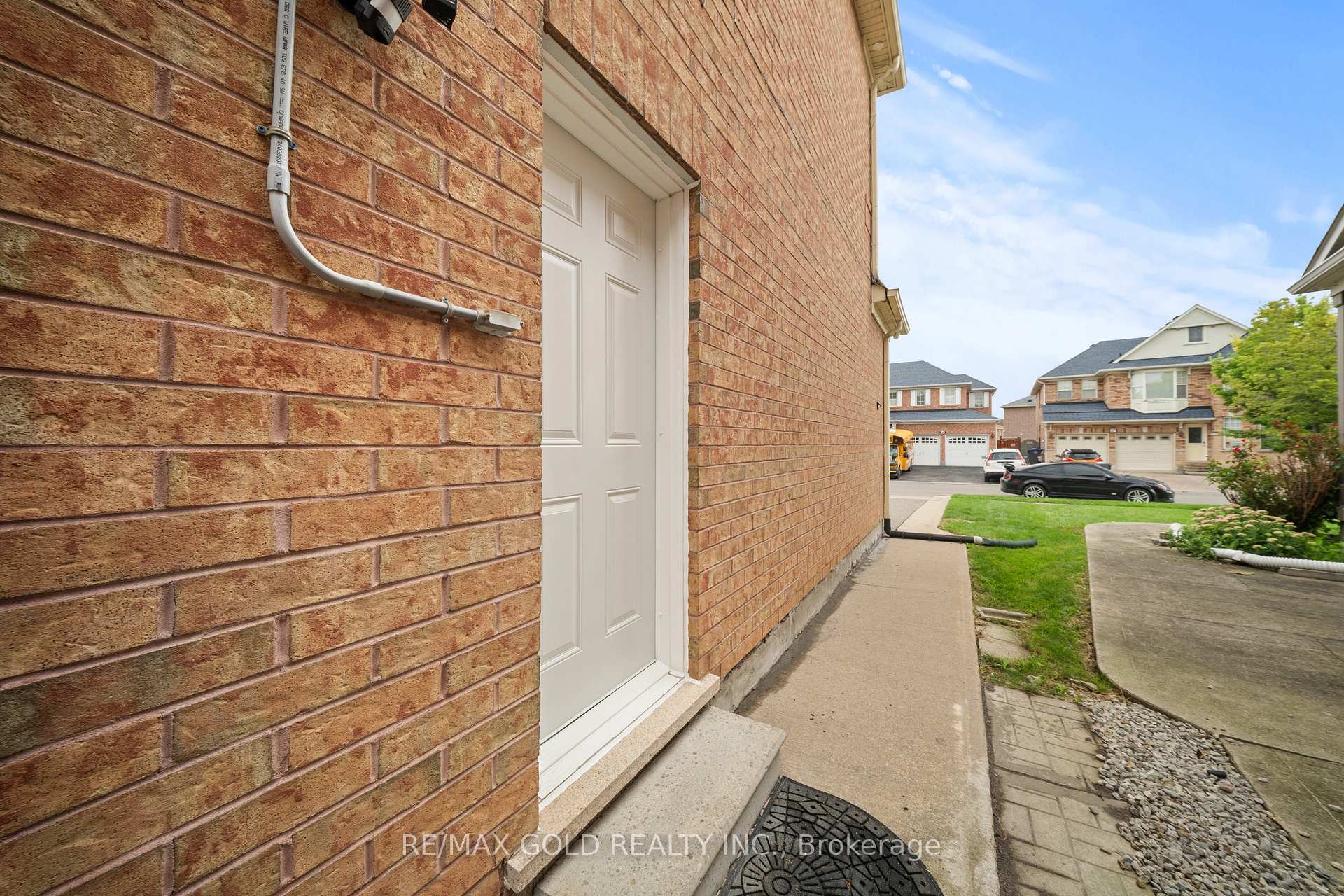 Photo 49 of 28 Bottomwood Street, Brampton, Gore Industrial North — HOMEH