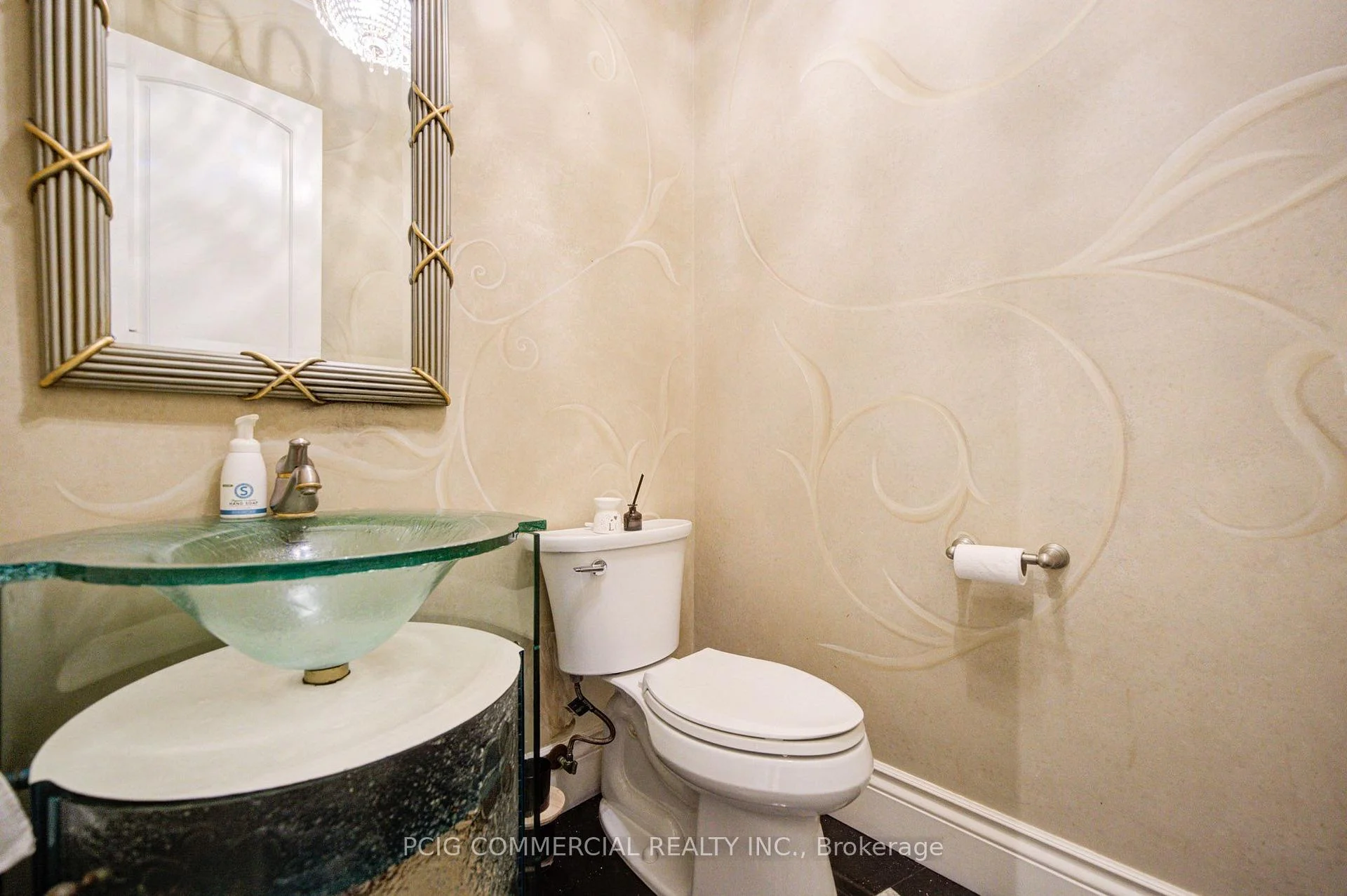 Photo 10 of 49 Offord Crescent, Aurora, Bayview Southeast — HOMEH