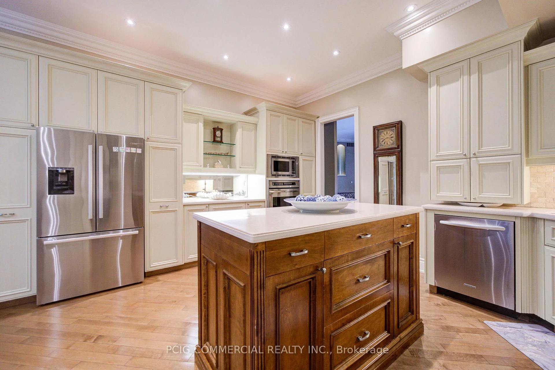 Photo 11 of 49 Offord Crescent, Aurora, Bayview Southeast — HOMEH