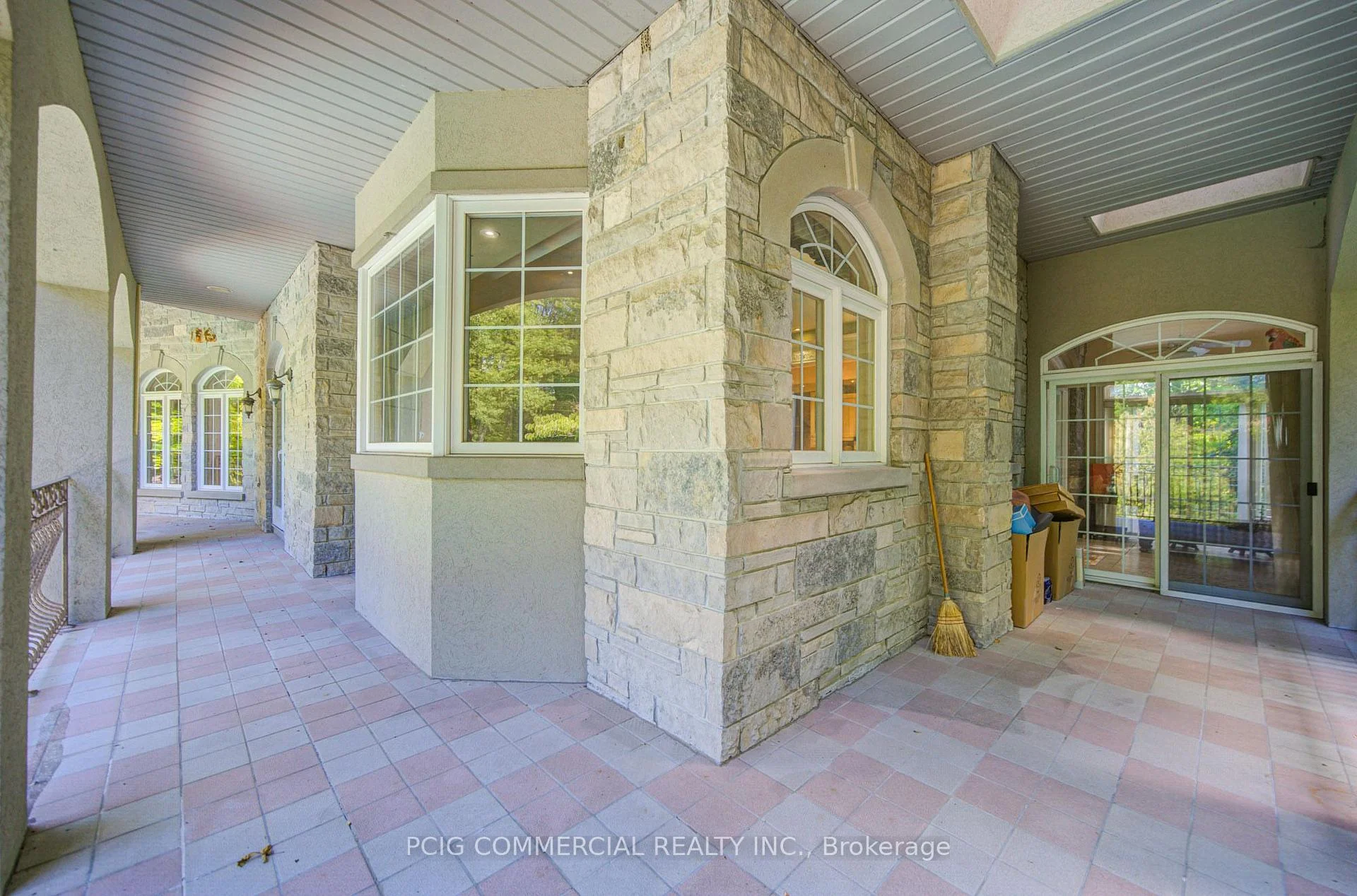 Photo 17 of 49 Offord Crescent, Aurora, Bayview Southeast — HOMEH