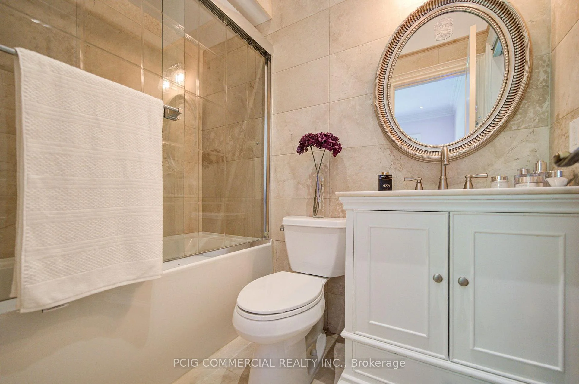 Photo 22 of 49 Offord Crescent, Aurora, Bayview Southeast — HOMEH