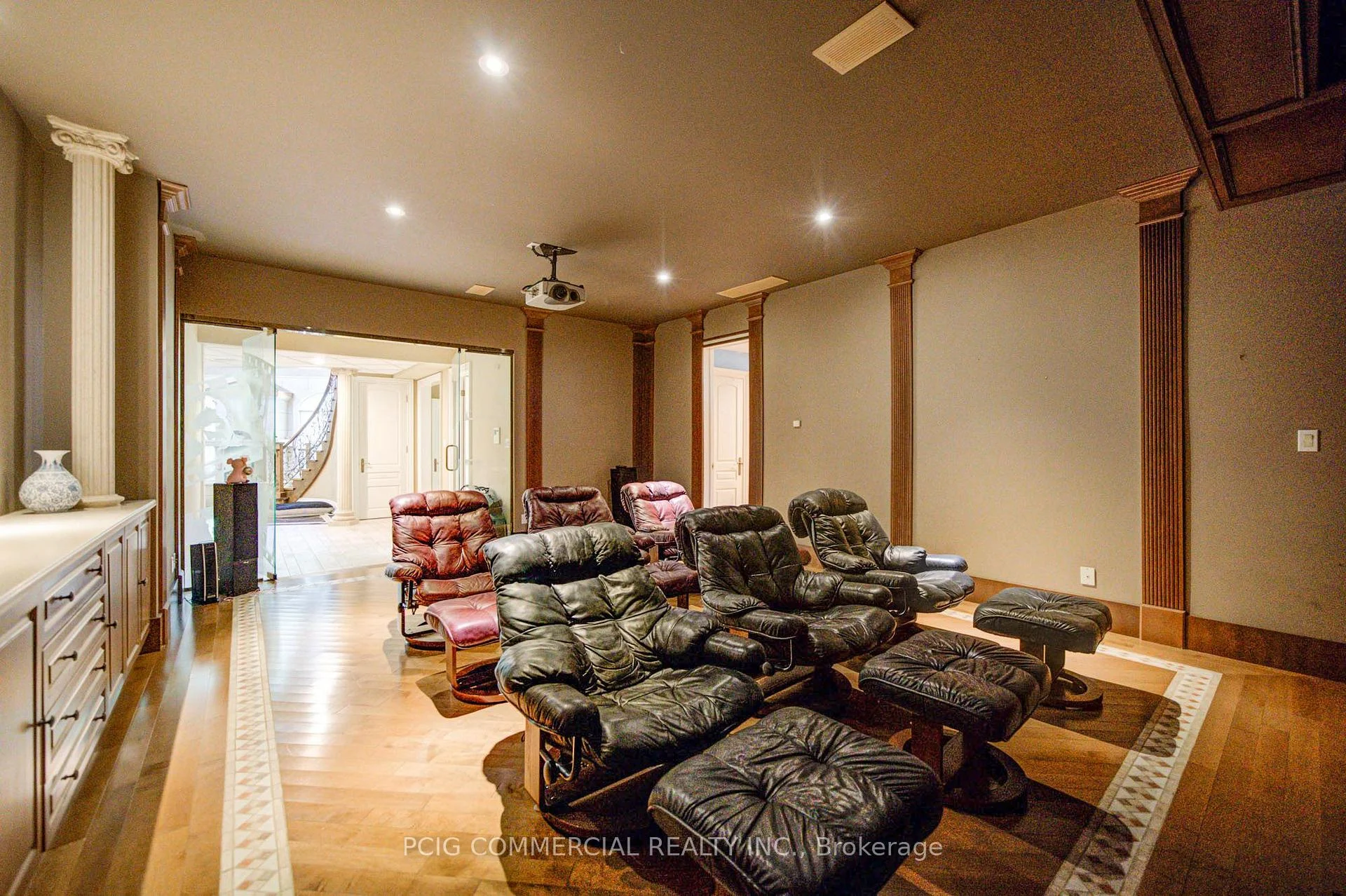 Photo 35 of 49 Offord Crescent, Aurora, Bayview Southeast — HOMEH