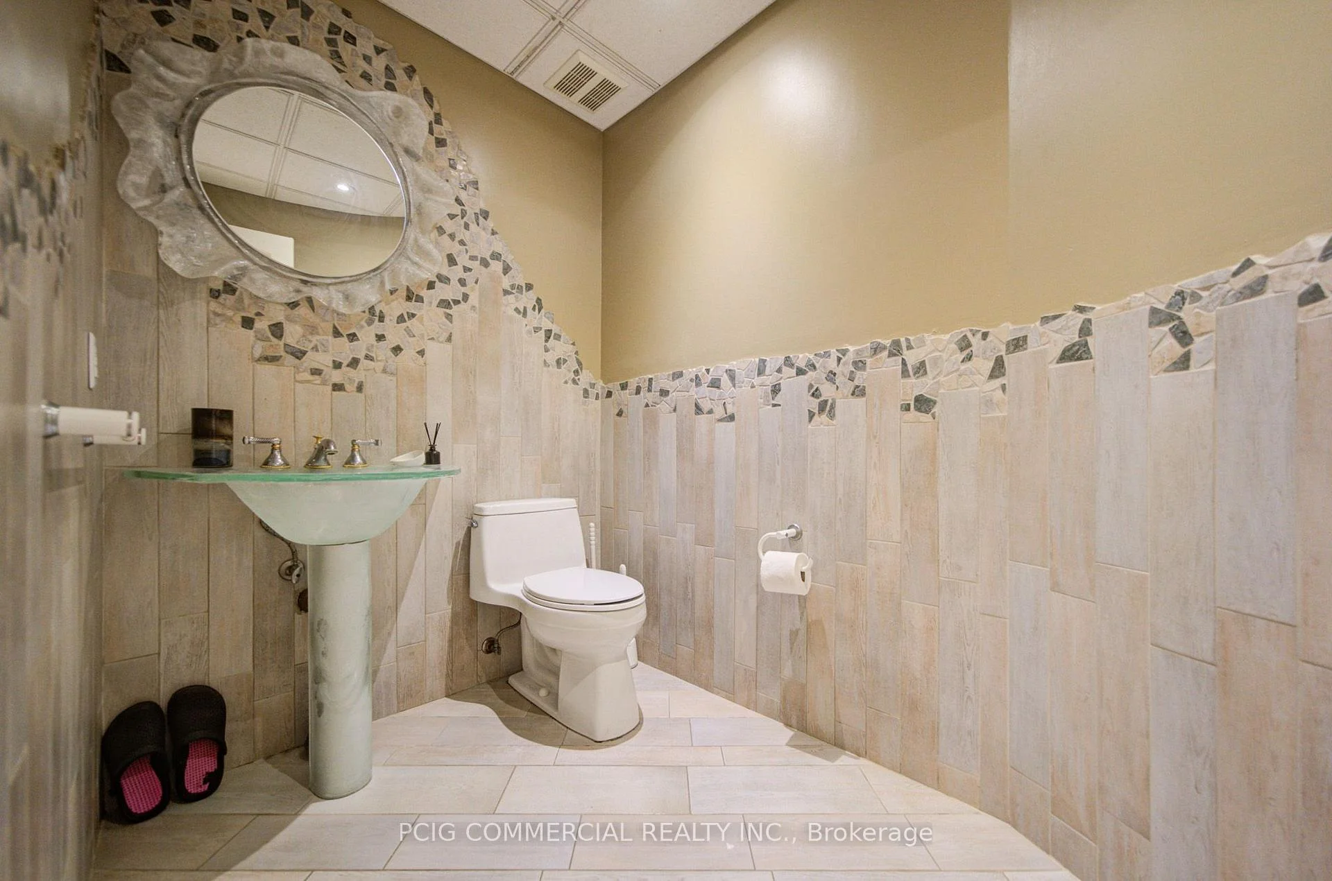 Photo 41 of 49 Offord Crescent, Aurora, Bayview Southeast — HOMEH