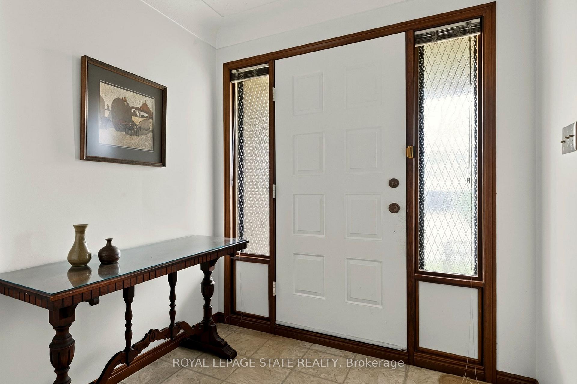 Photo 4 of 72 Henley Drive, Hamilton, Stoney Creek — HOMEH