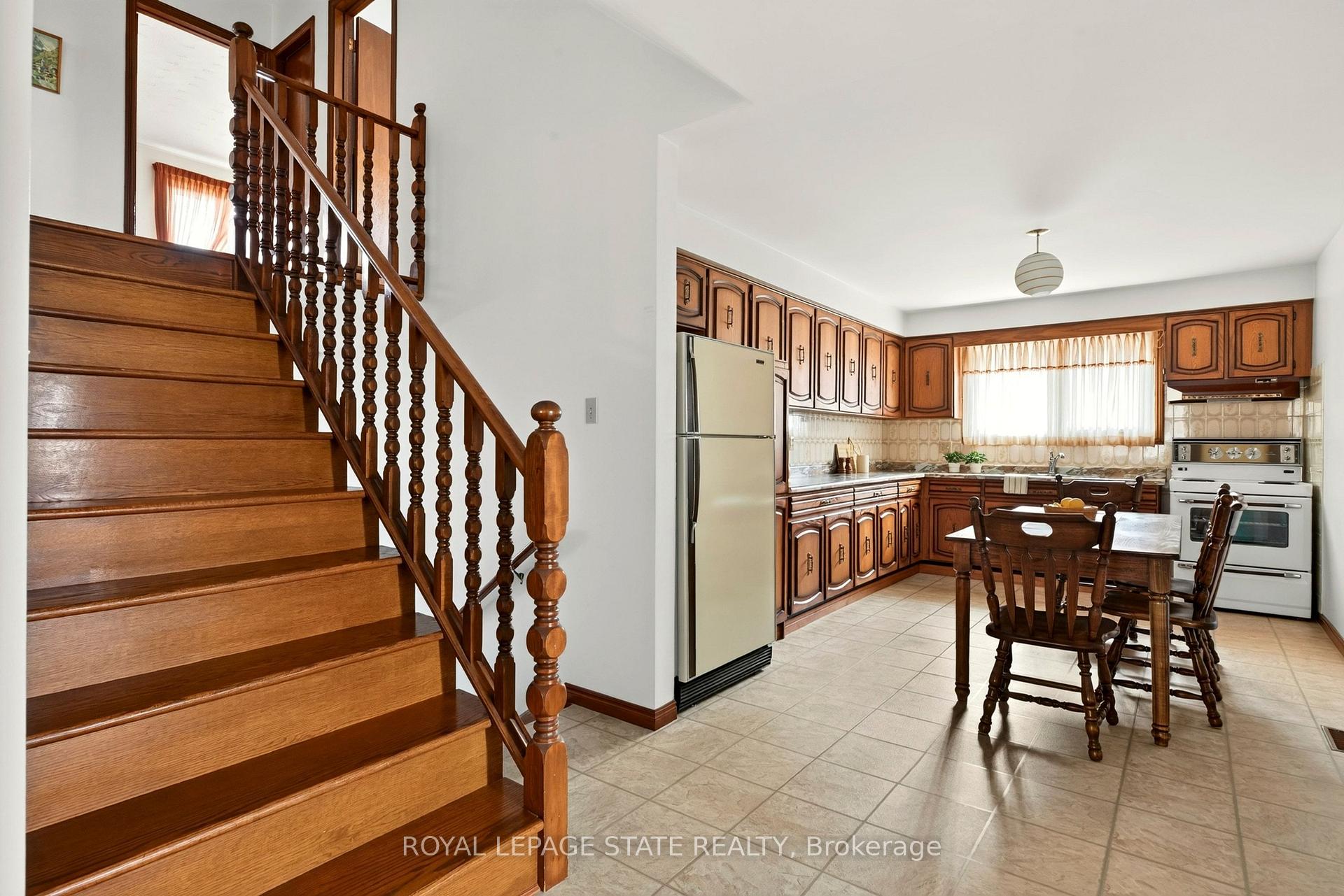 Photo 17 of 72 Henley Drive, Hamilton, Stoney Creek — HOMEH