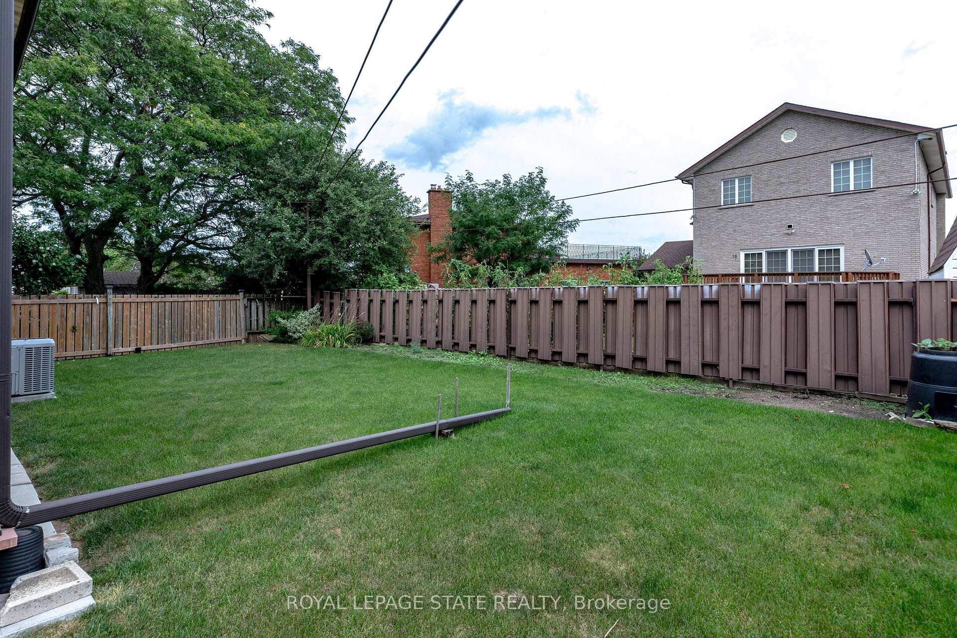 Photo 47 of 72 Henley Drive, Hamilton, Stoney Creek — HOMEH