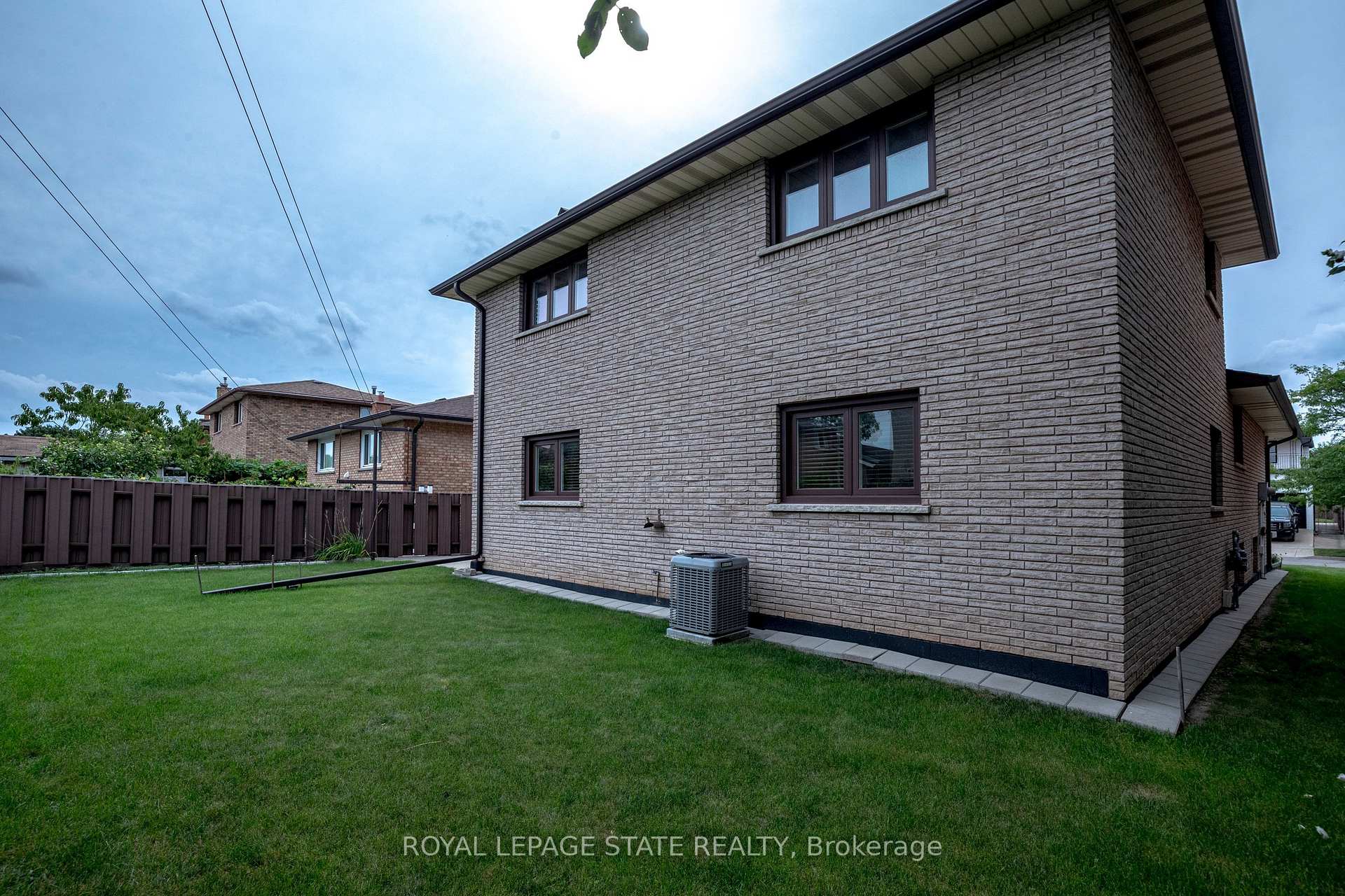 Photo 48 of 72 Henley Drive, Hamilton, Stoney Creek — HOMEH
