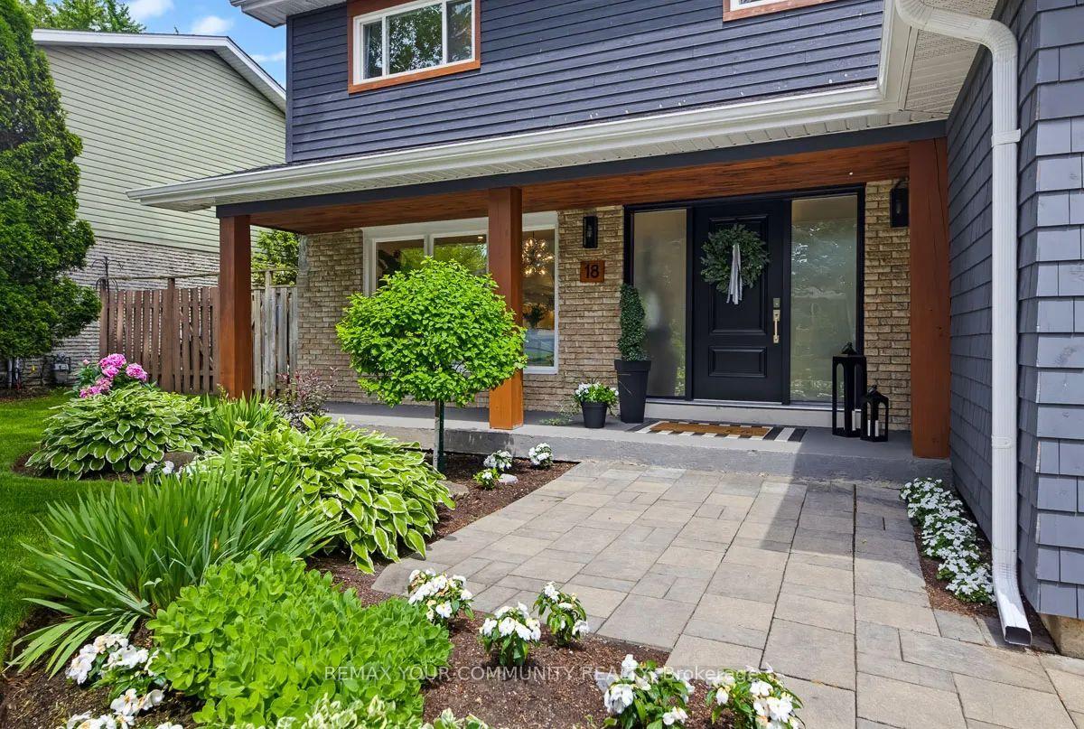 Photo 3 of 18 Oak Lea Circle, Markham, Markham Village — HOMEH