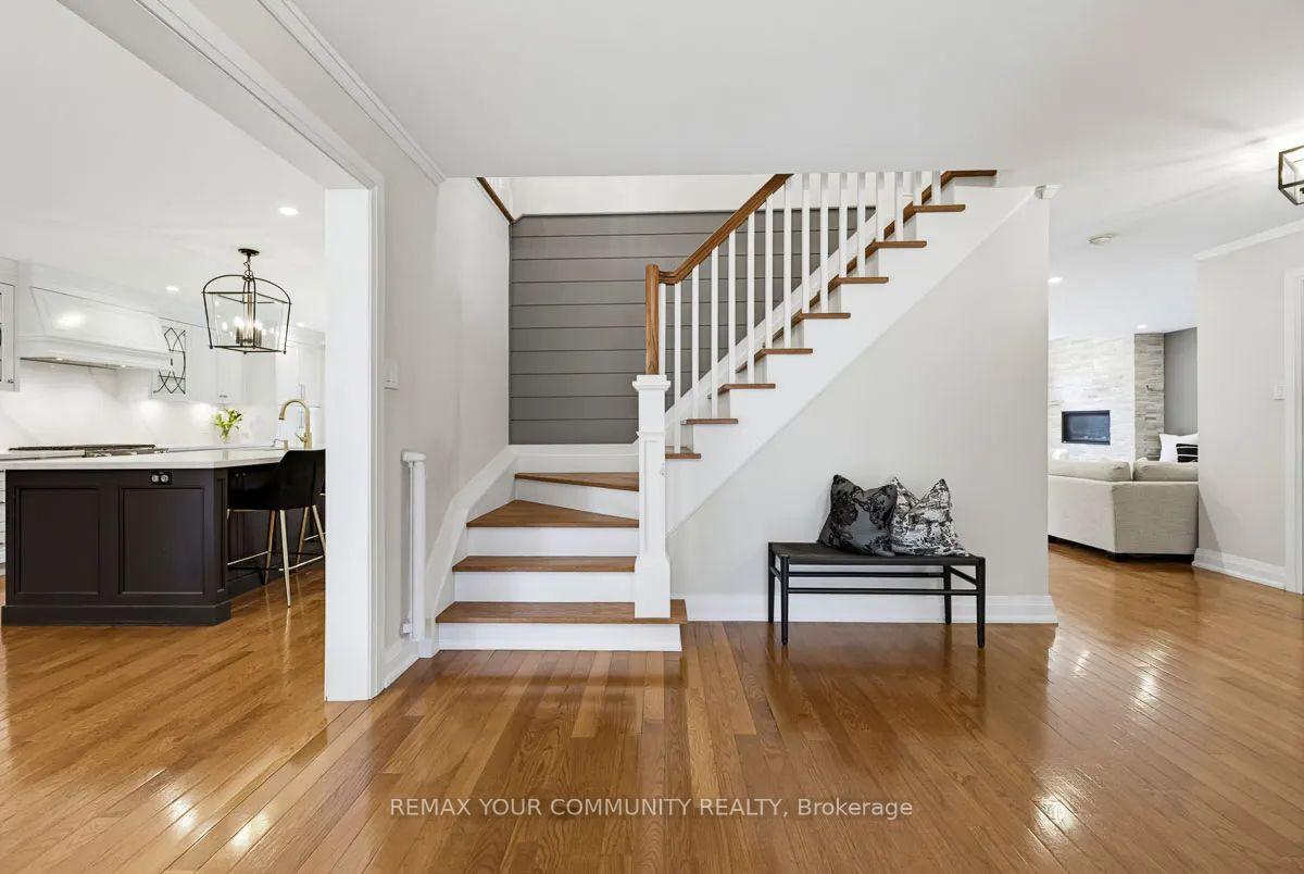 Photo 6 of 18 Oak Lea Circle, Markham, Markham Village — HOMEH